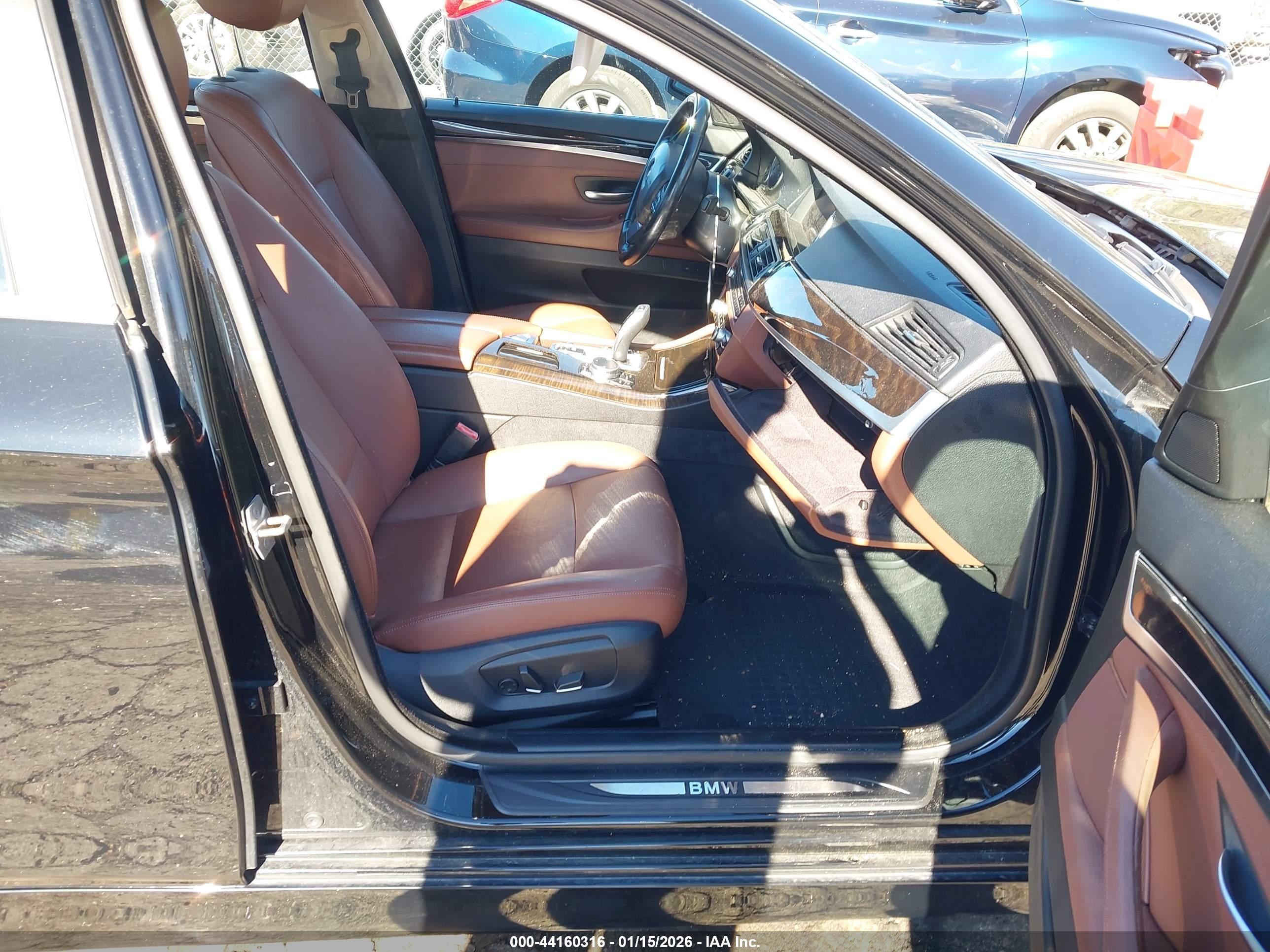 BMW 528I image 5
