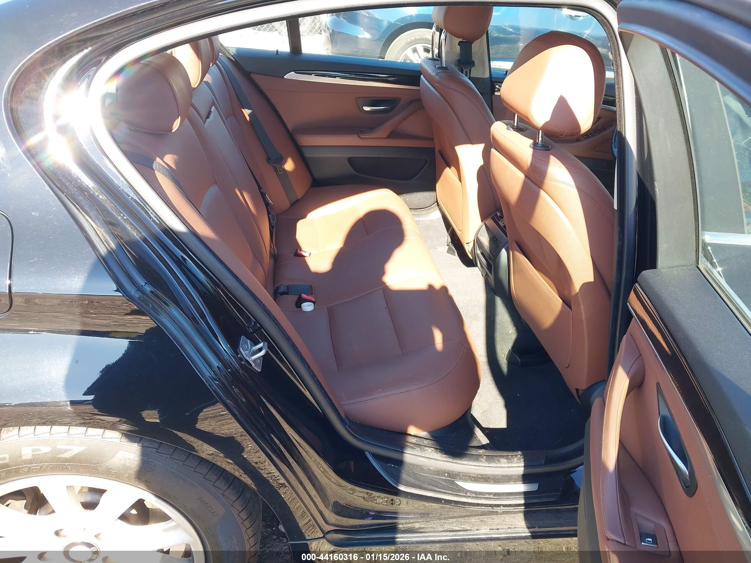 BMW 528I image 8