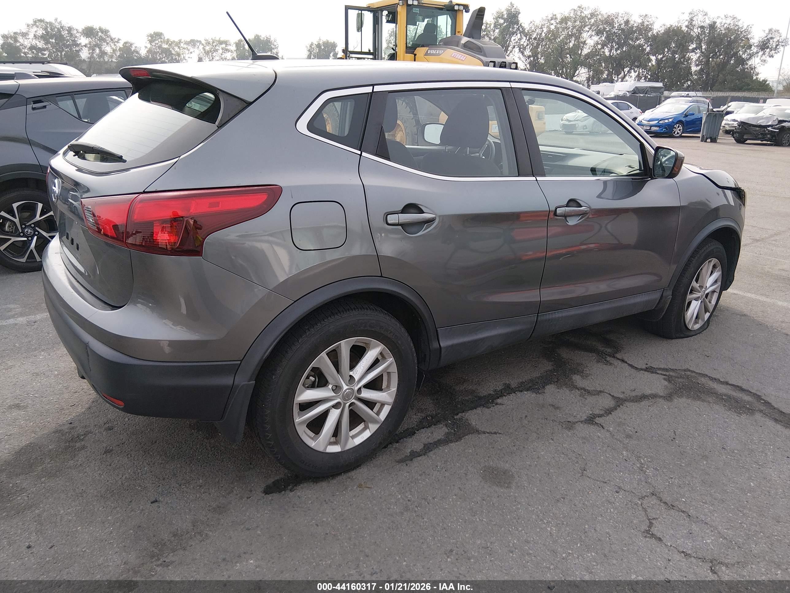 NISSAN ROGUE image 4