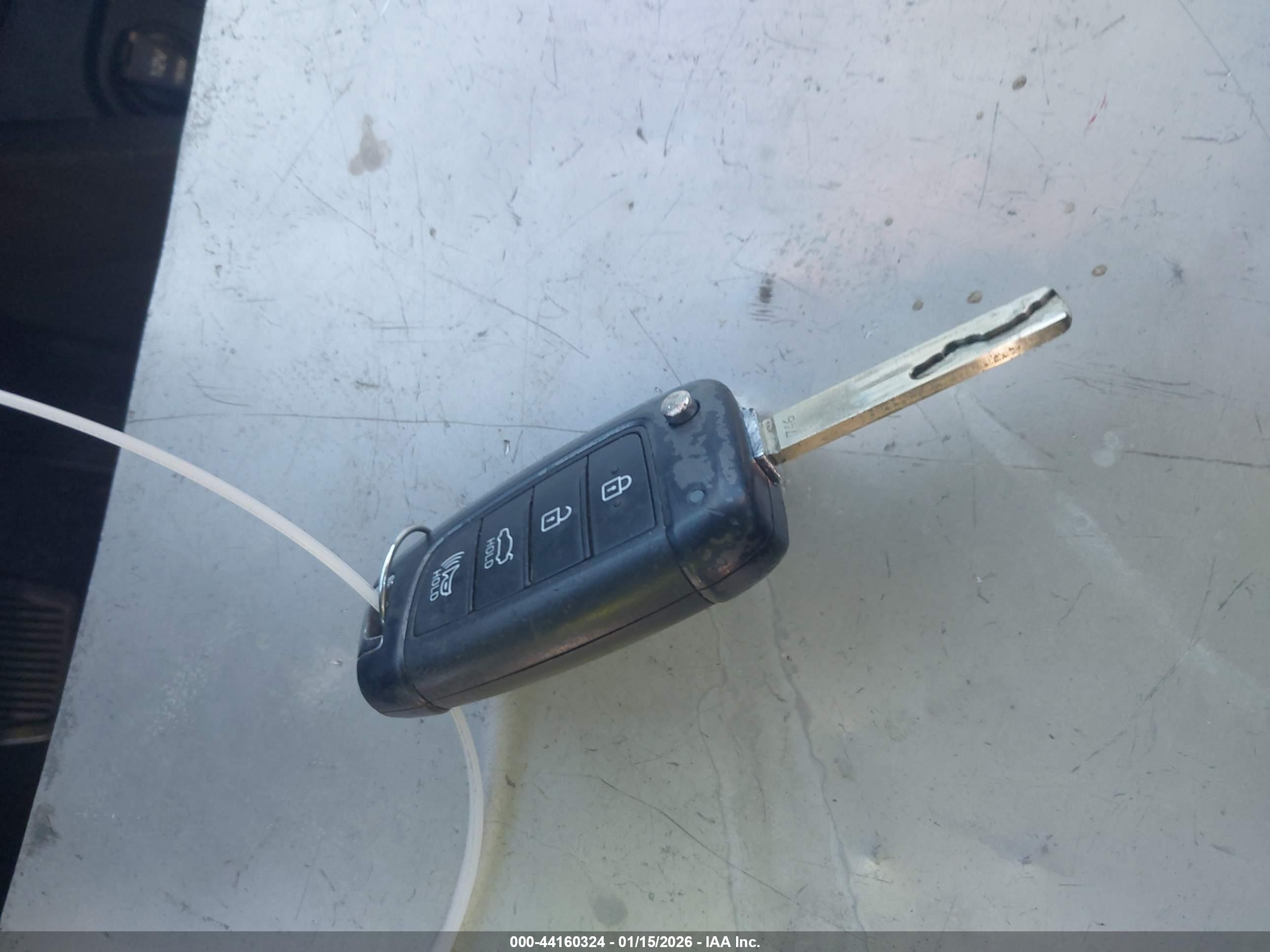 HYUNDAI ACCENT image 11