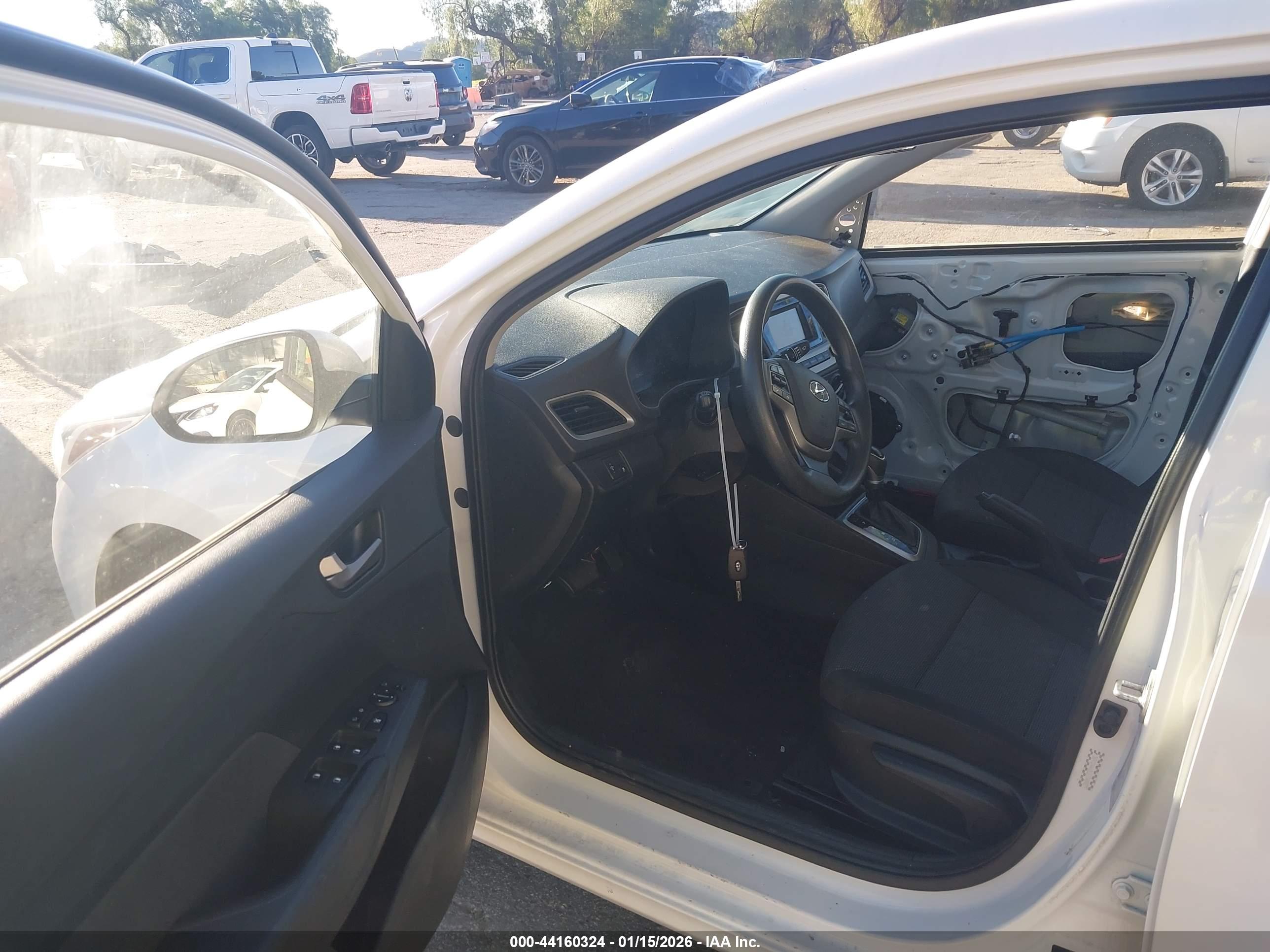 HYUNDAI ACCENT image 5
