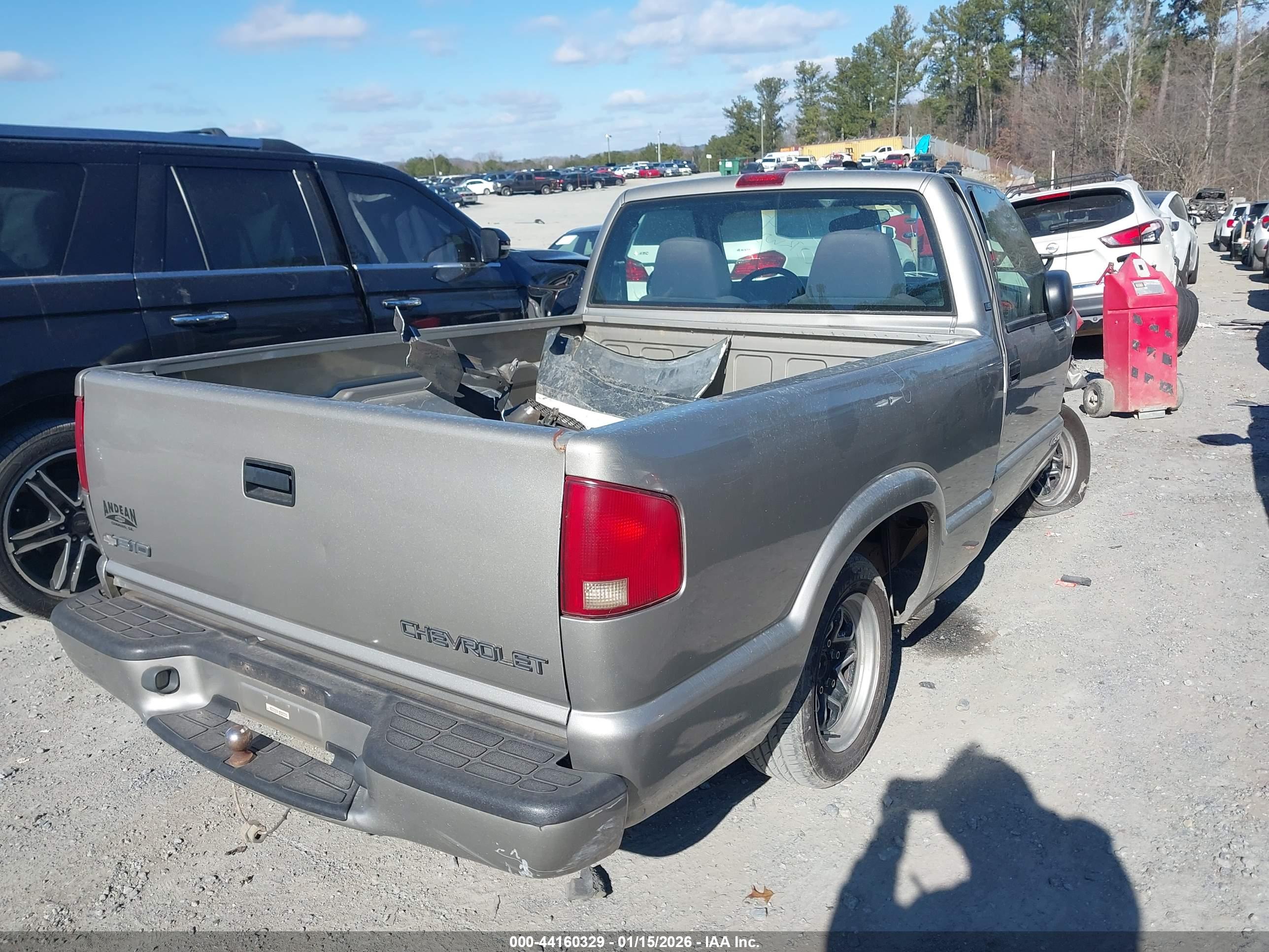 CHEVROLET S-10 image 4
