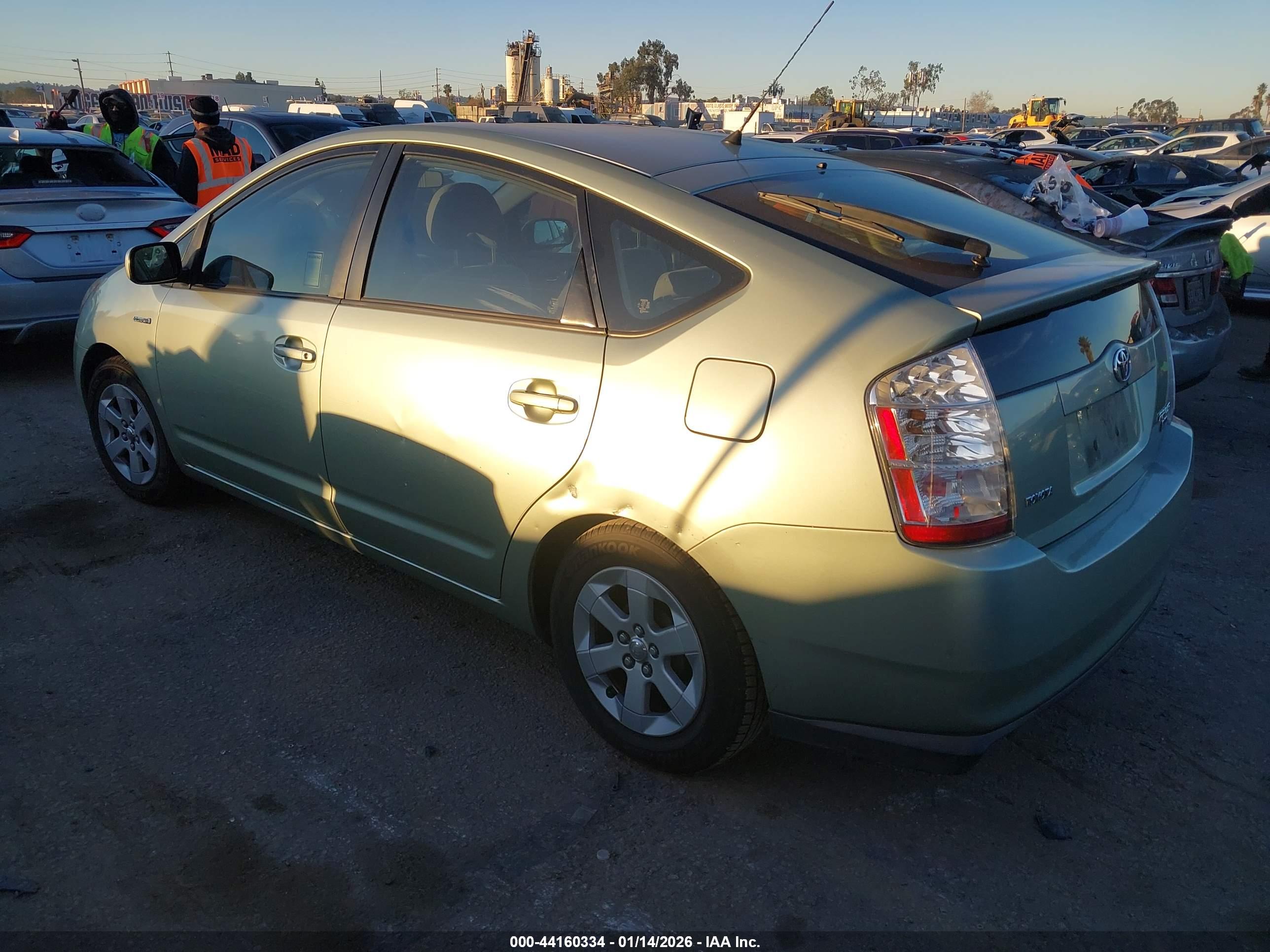 TOYOTA PRIUS image 3