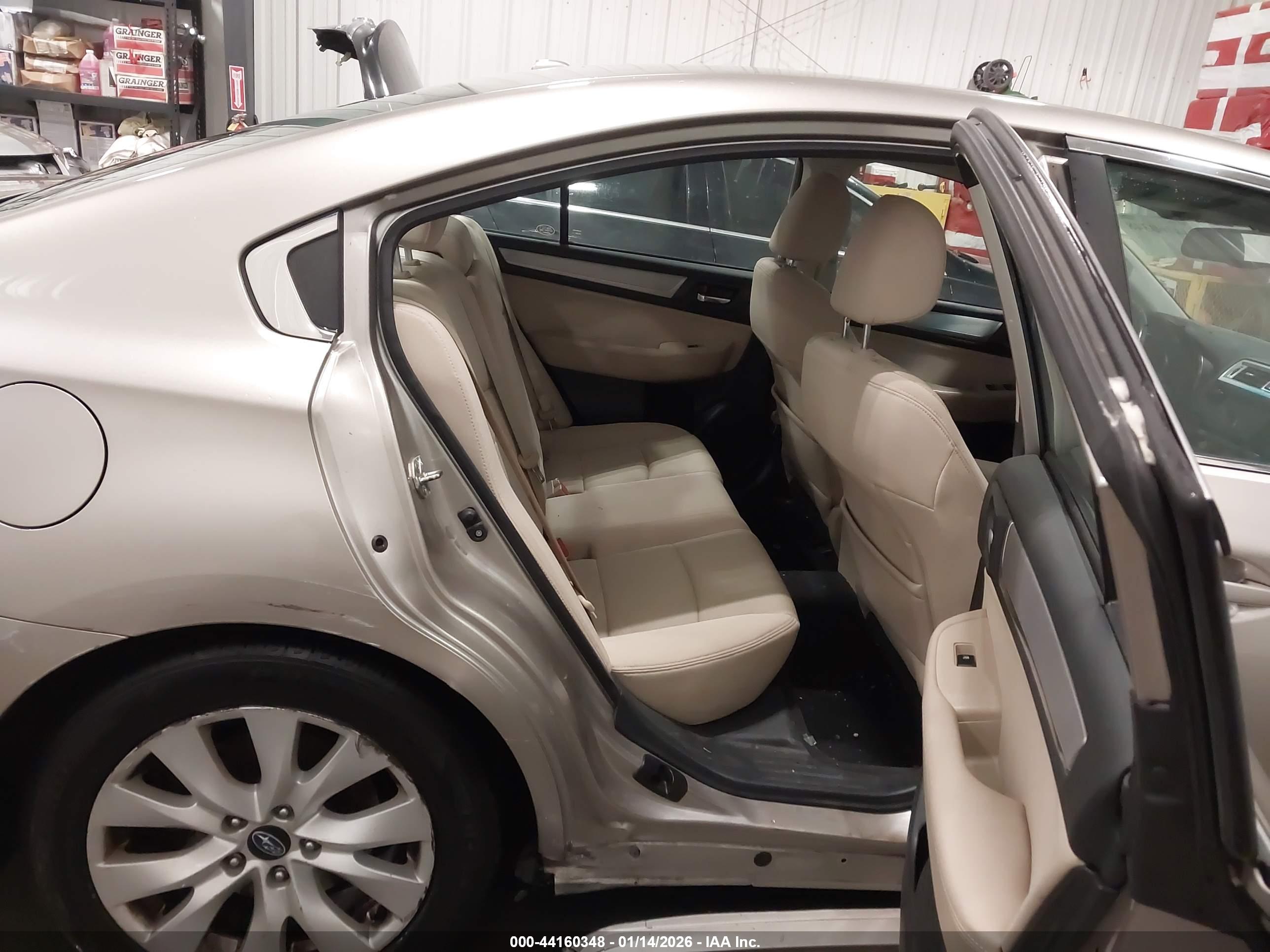 SUBARU LEGACY image 8
