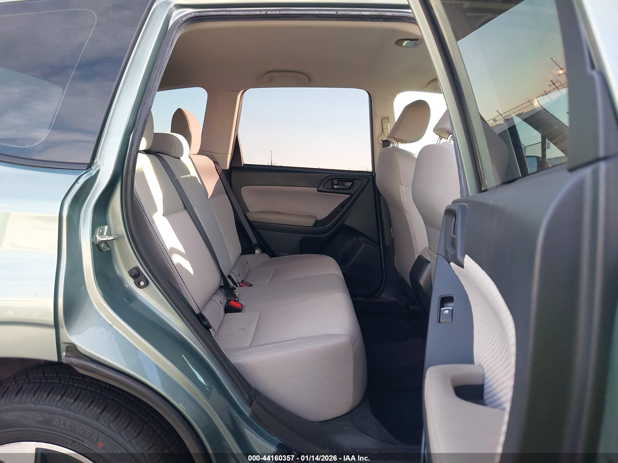 SUBARU FORESTER image 8