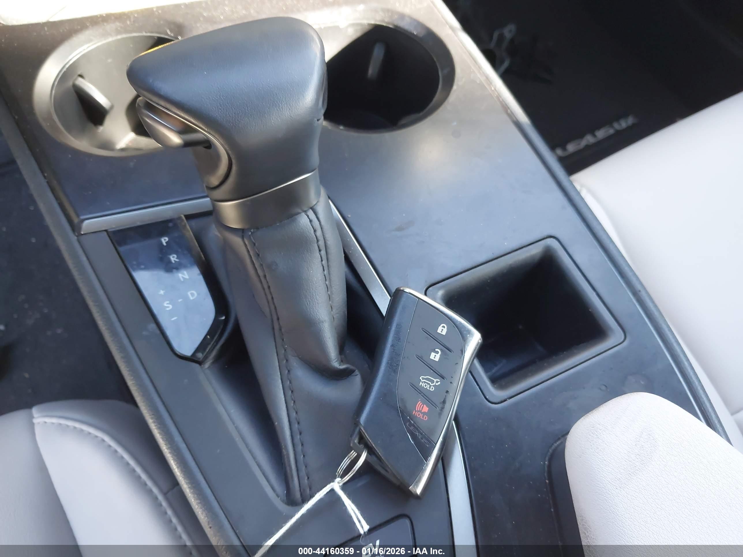 LEXUS UX image 11