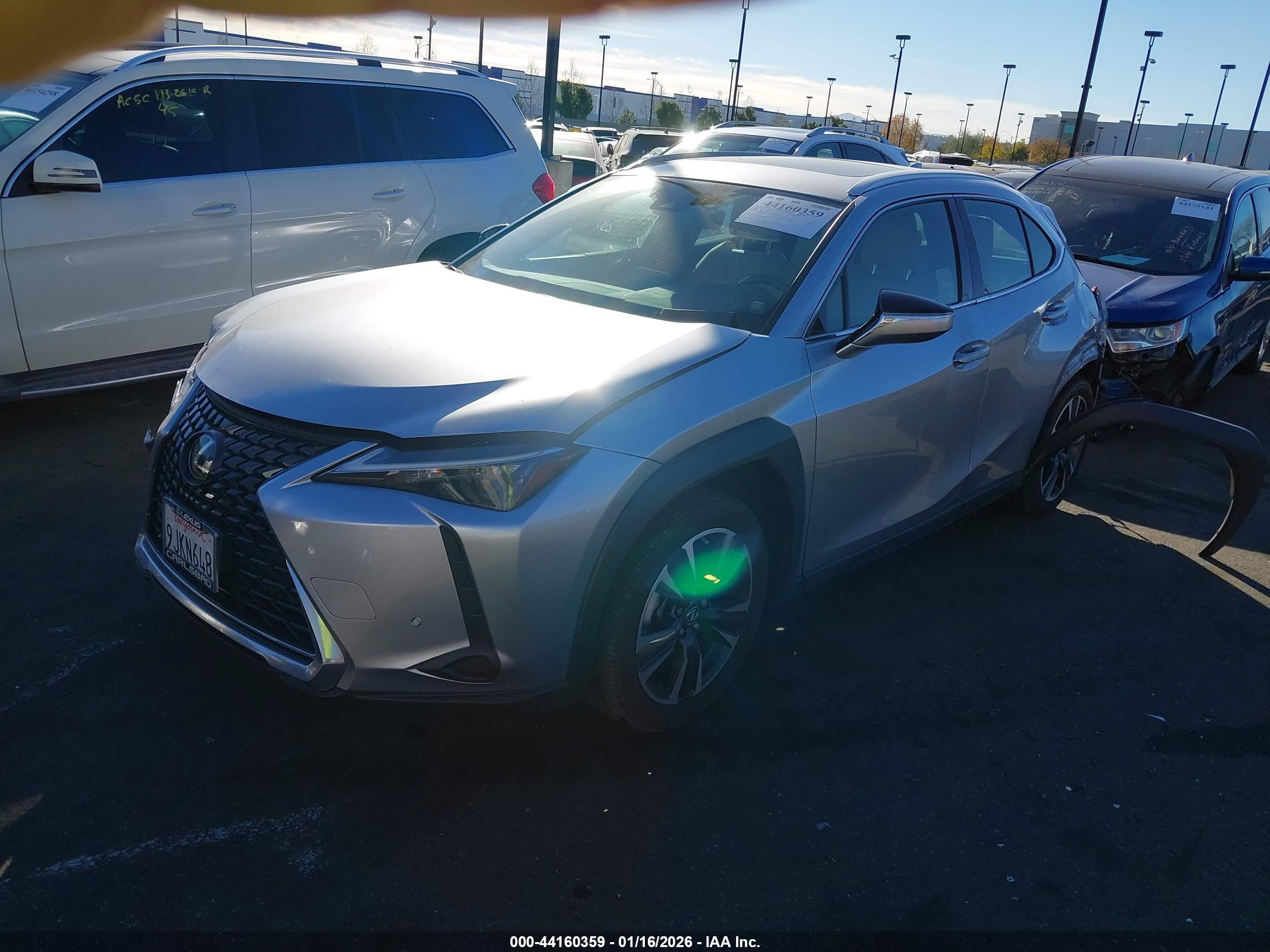 LEXUS UX image 2