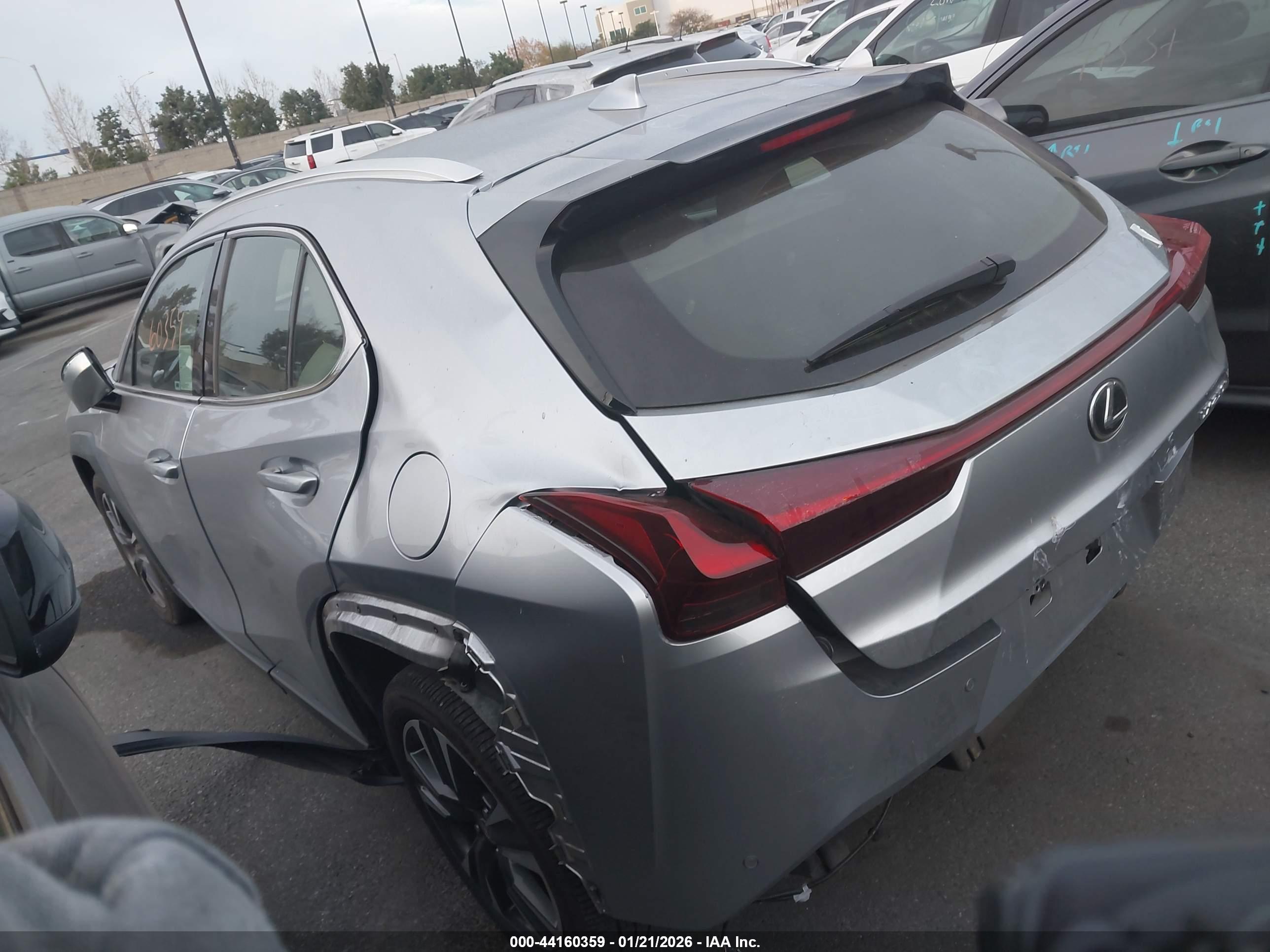 LEXUS UX image 3