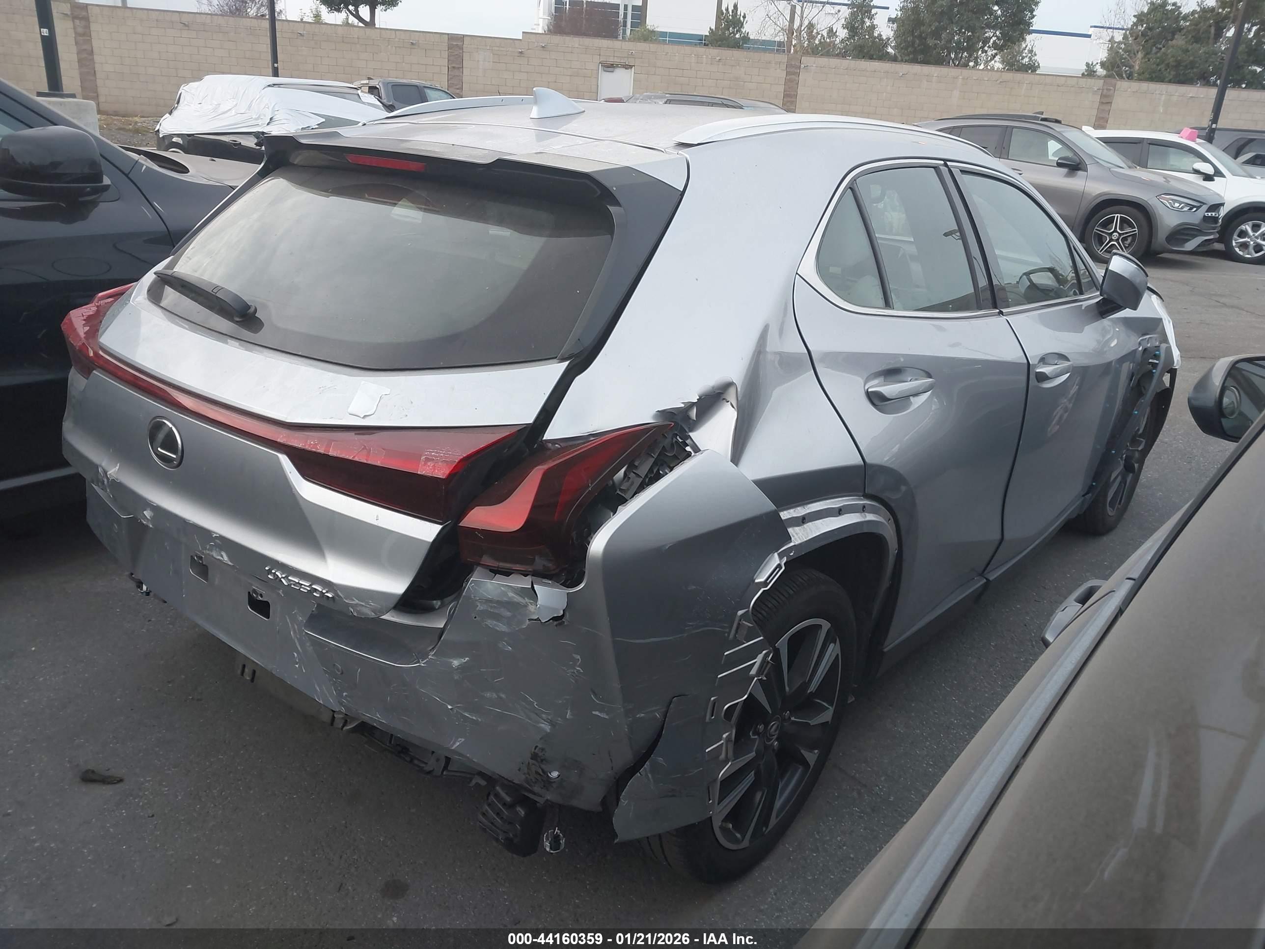 LEXUS UX image 4