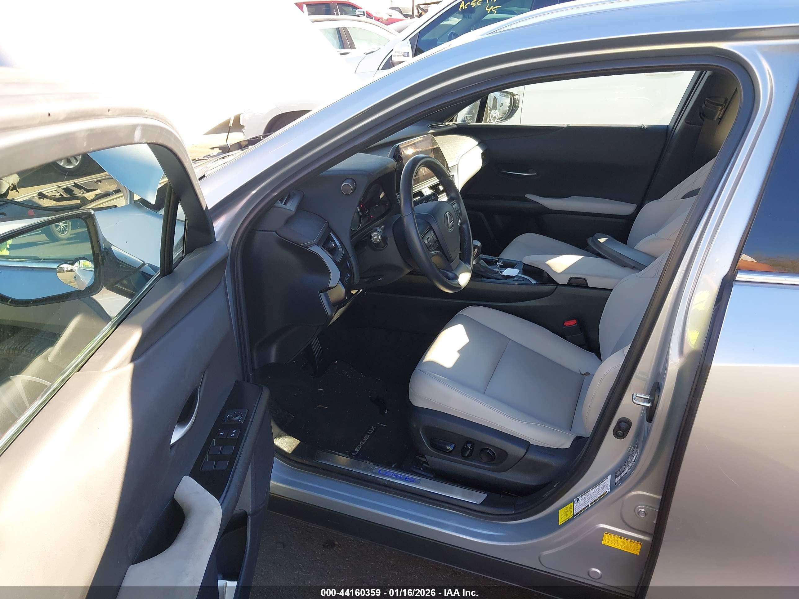 LEXUS UX image 5