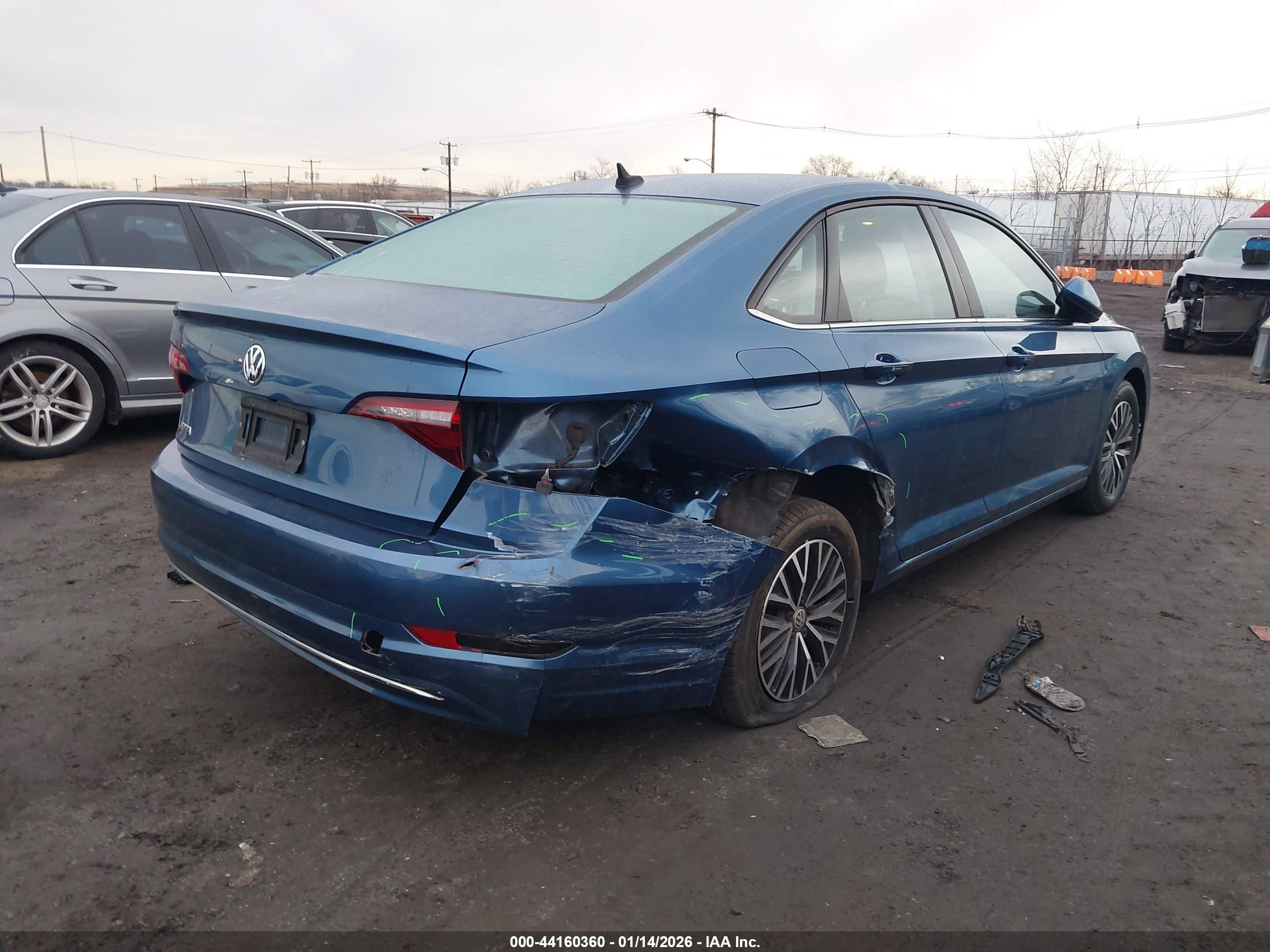VOLKSWAGEN JETTA image 4