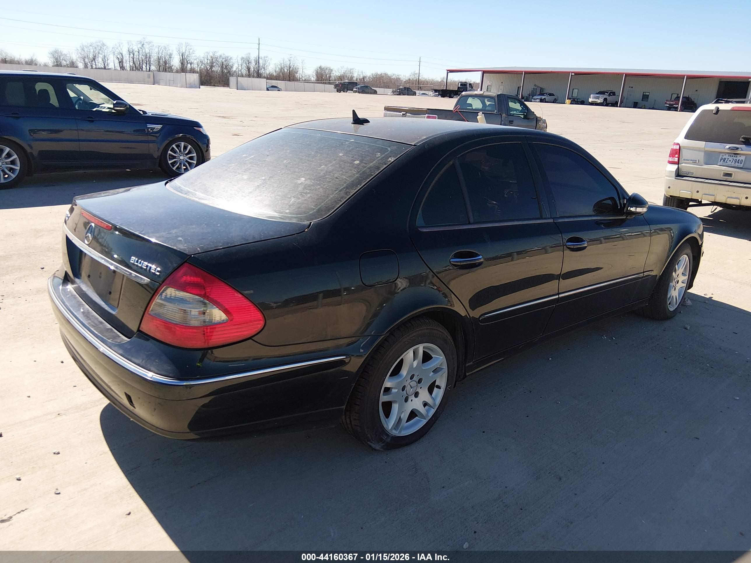 MERCEDES-BENZ E image 4