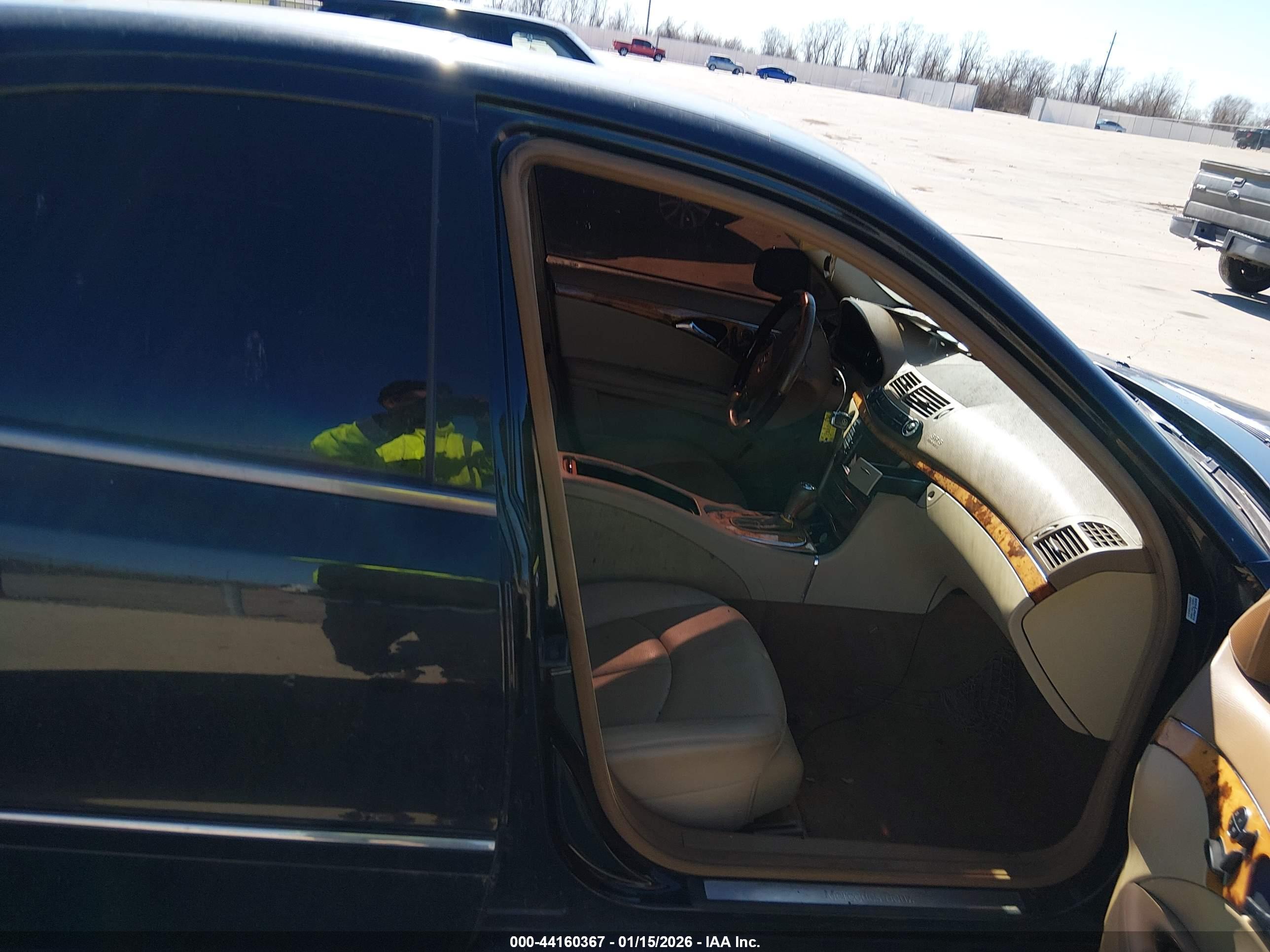 MERCEDES-BENZ E image 5