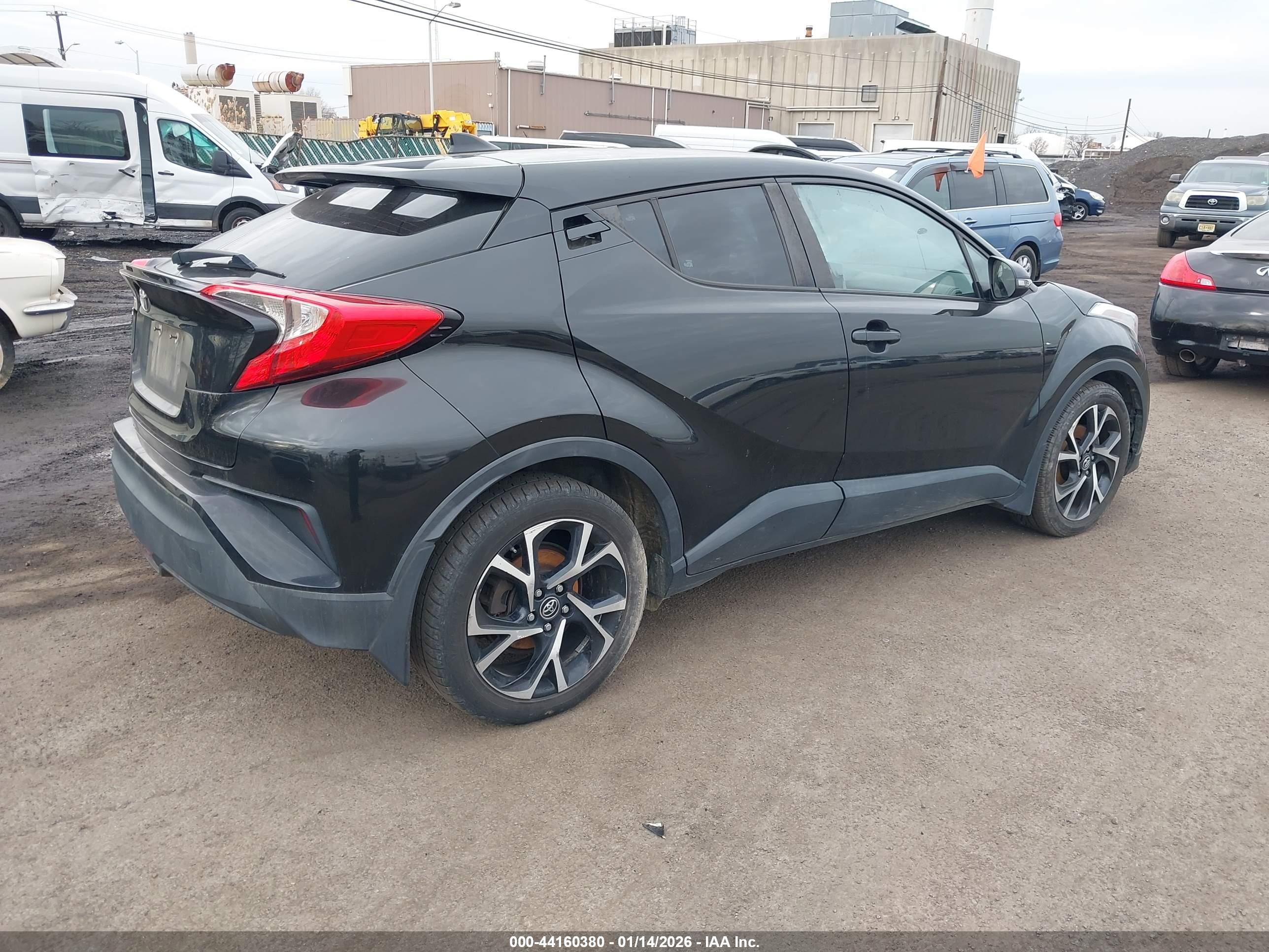 TOYOTA C-HR image 4