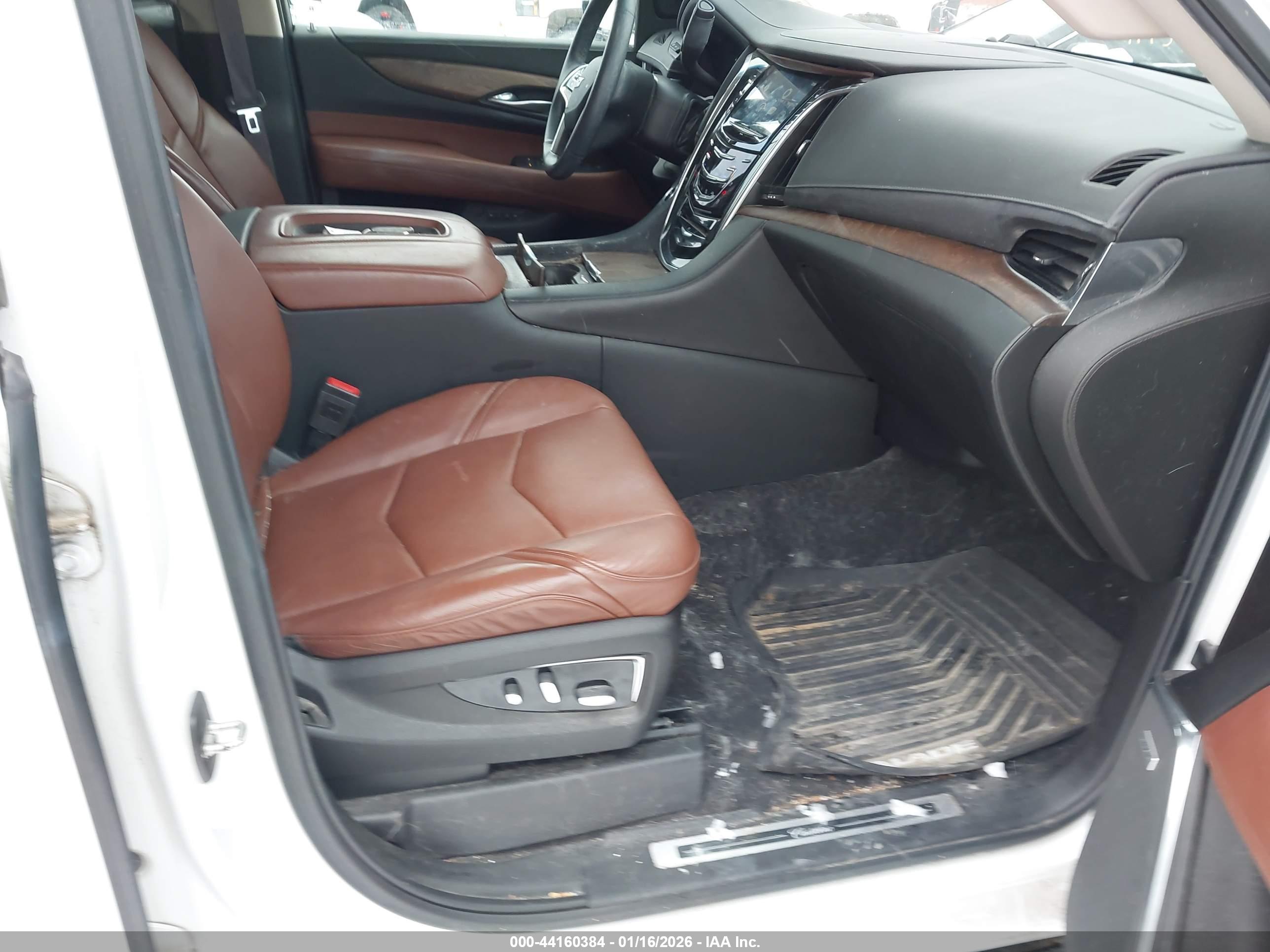 CADILLAC ESCALADE image 5