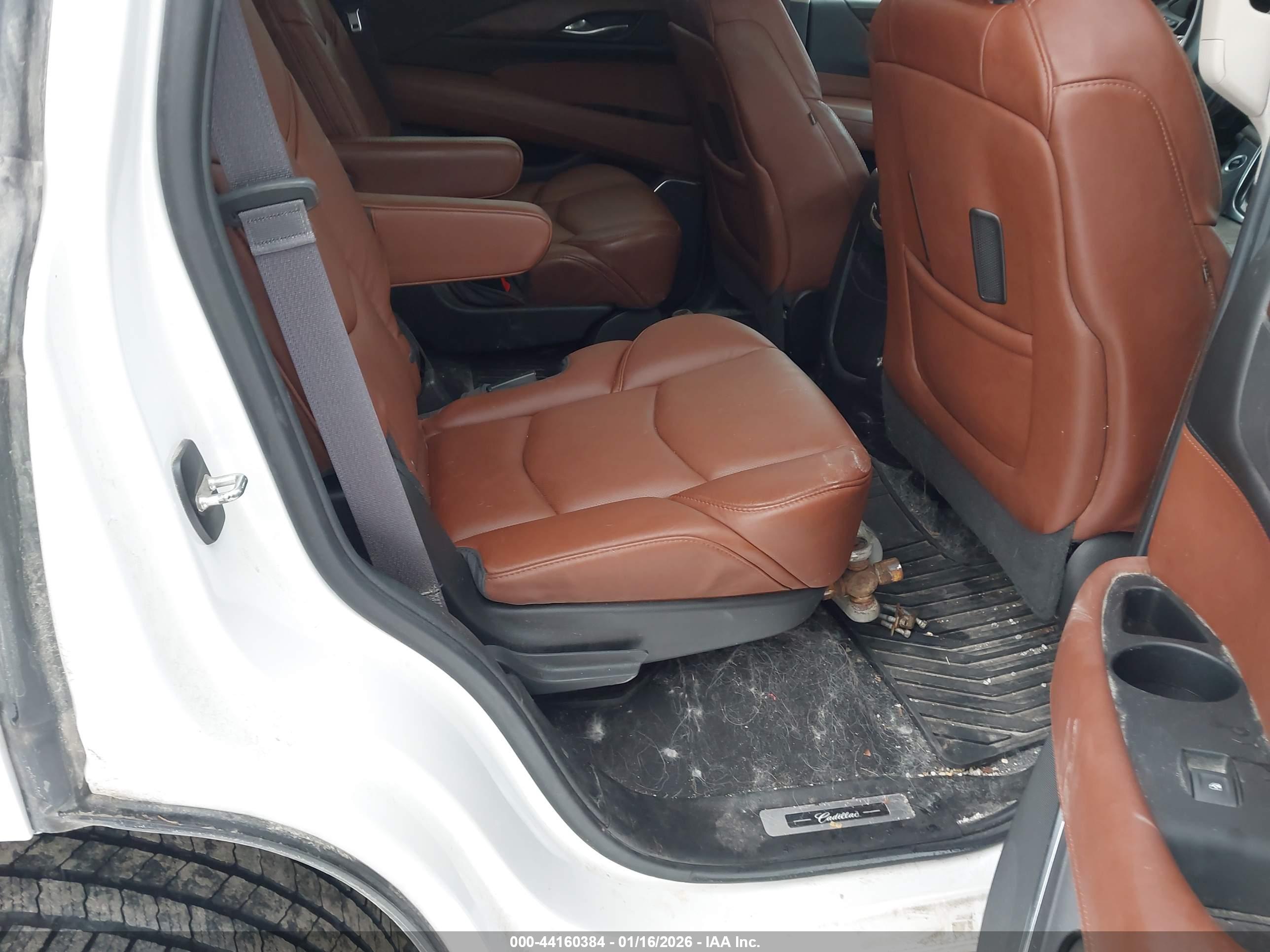 CADILLAC ESCALADE image 8