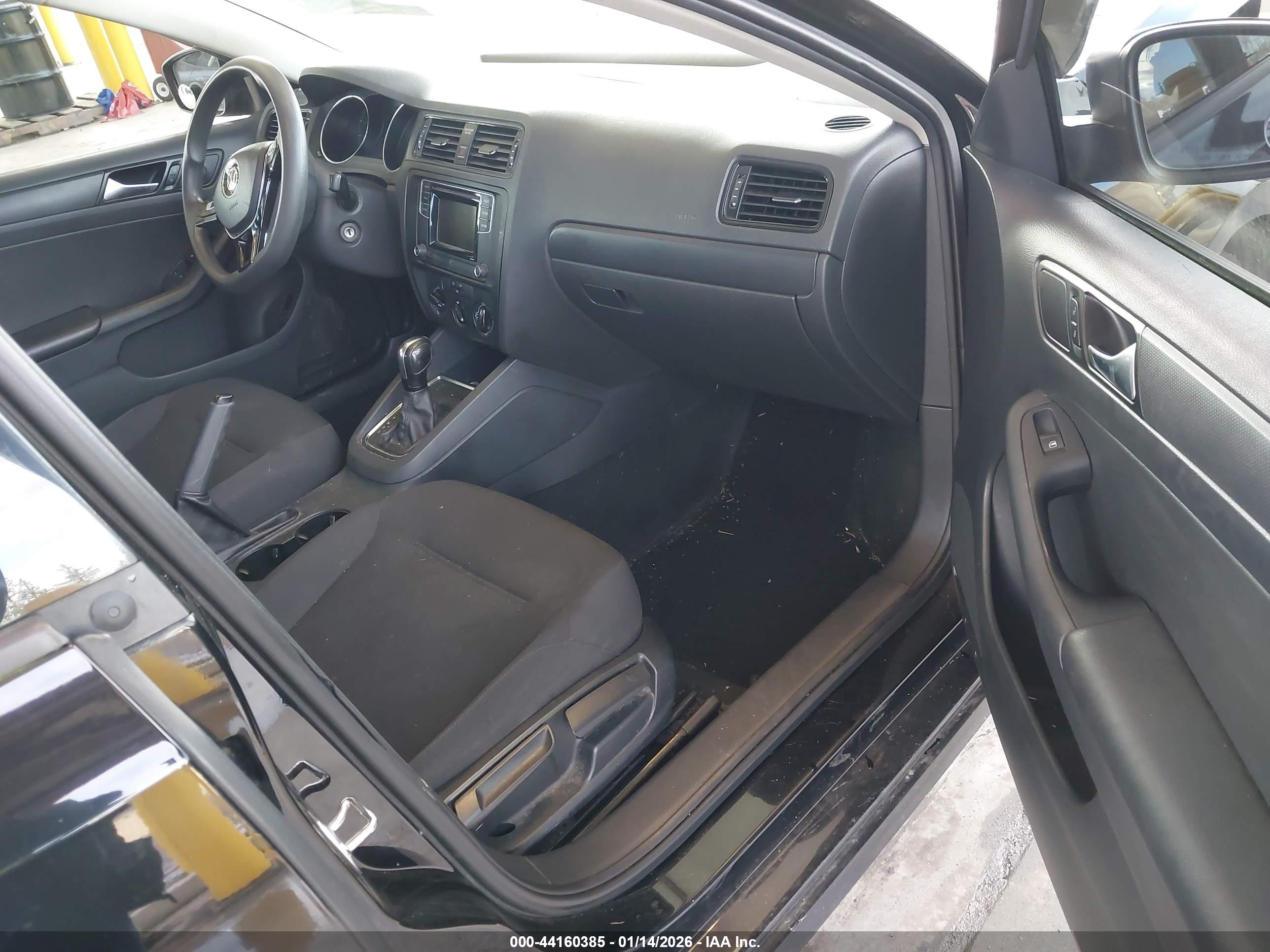 VOLKSWAGEN JETTA image 5