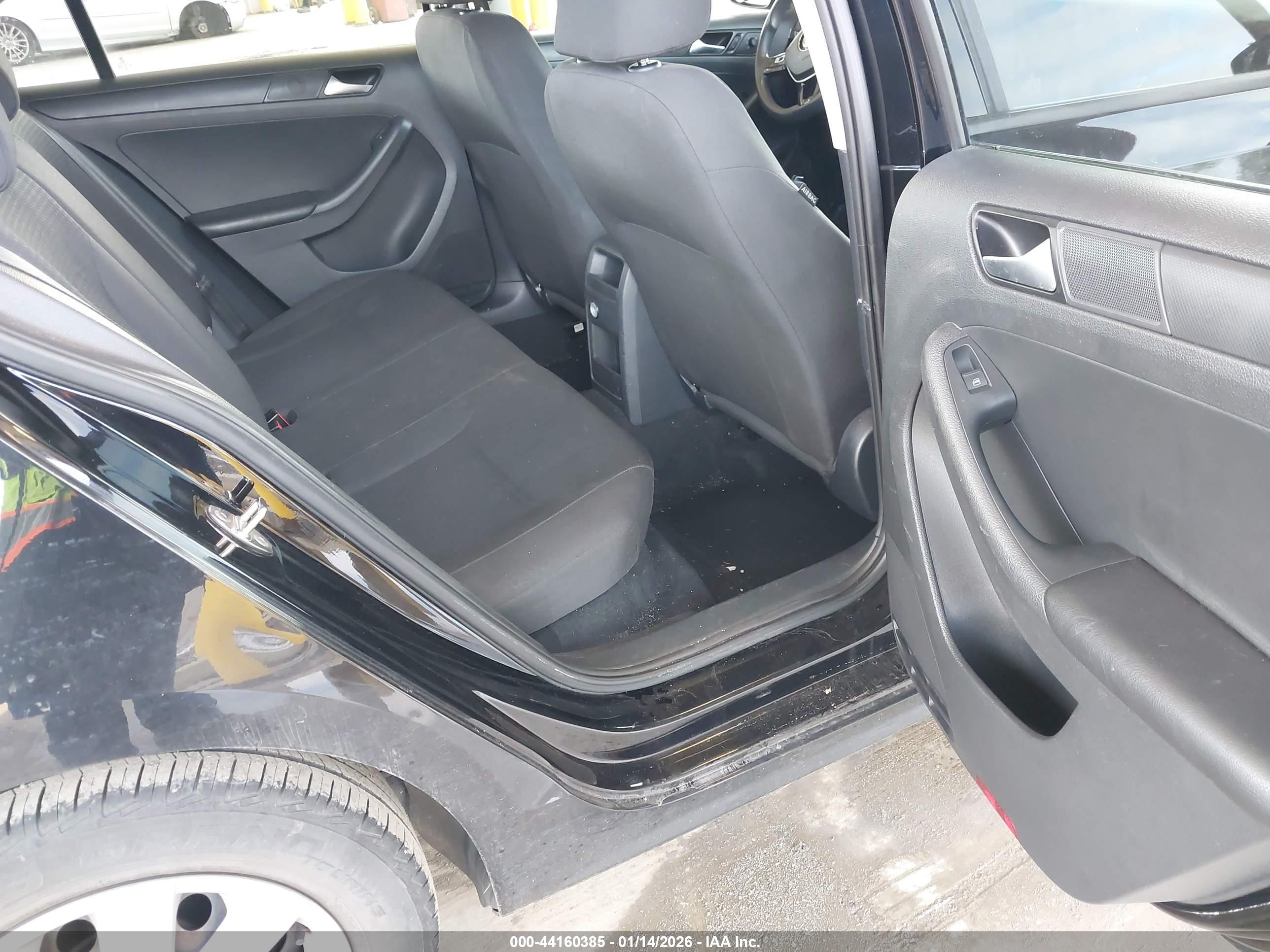 VOLKSWAGEN JETTA image 8