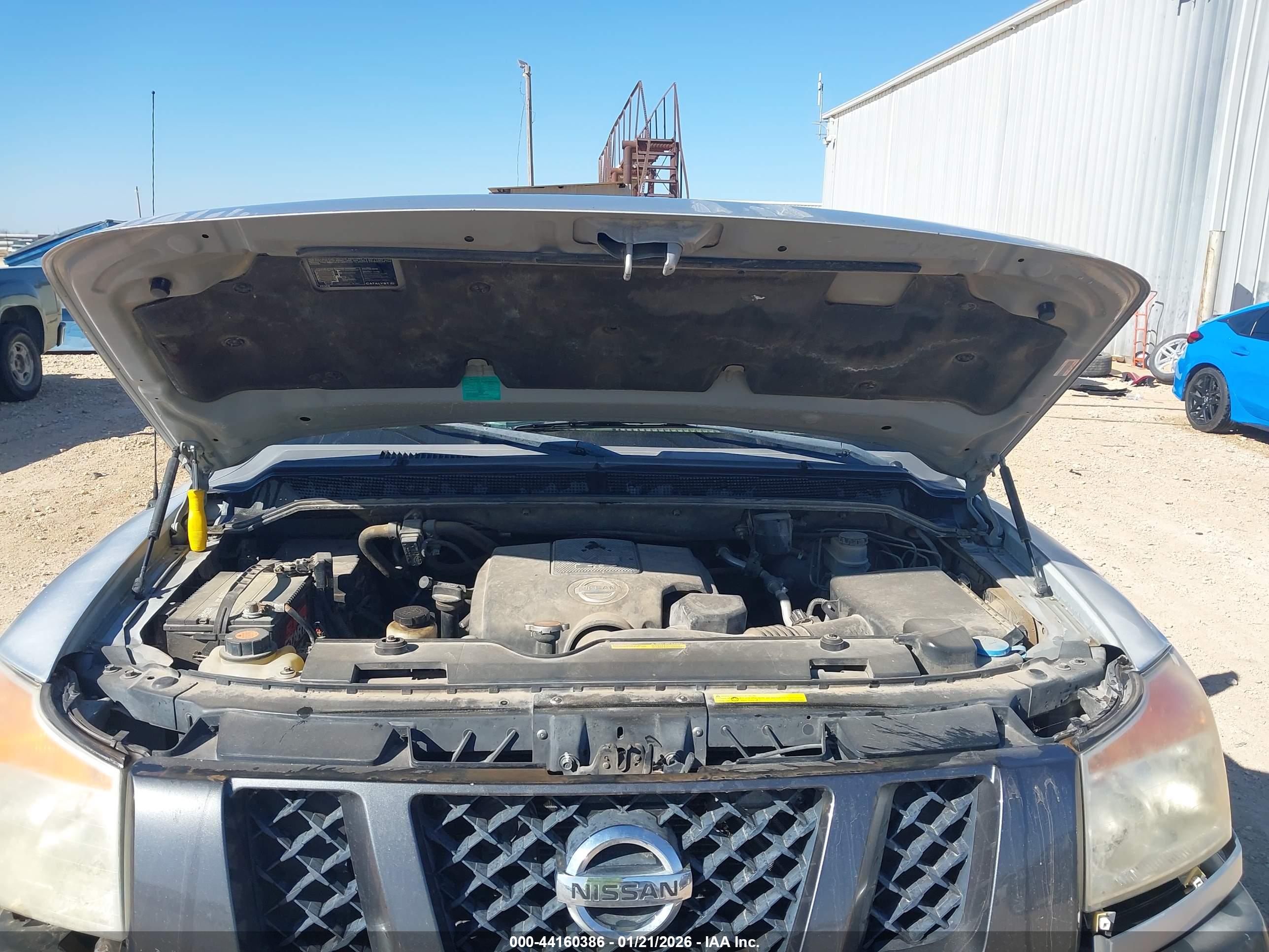 NISSAN TITAN image 10
