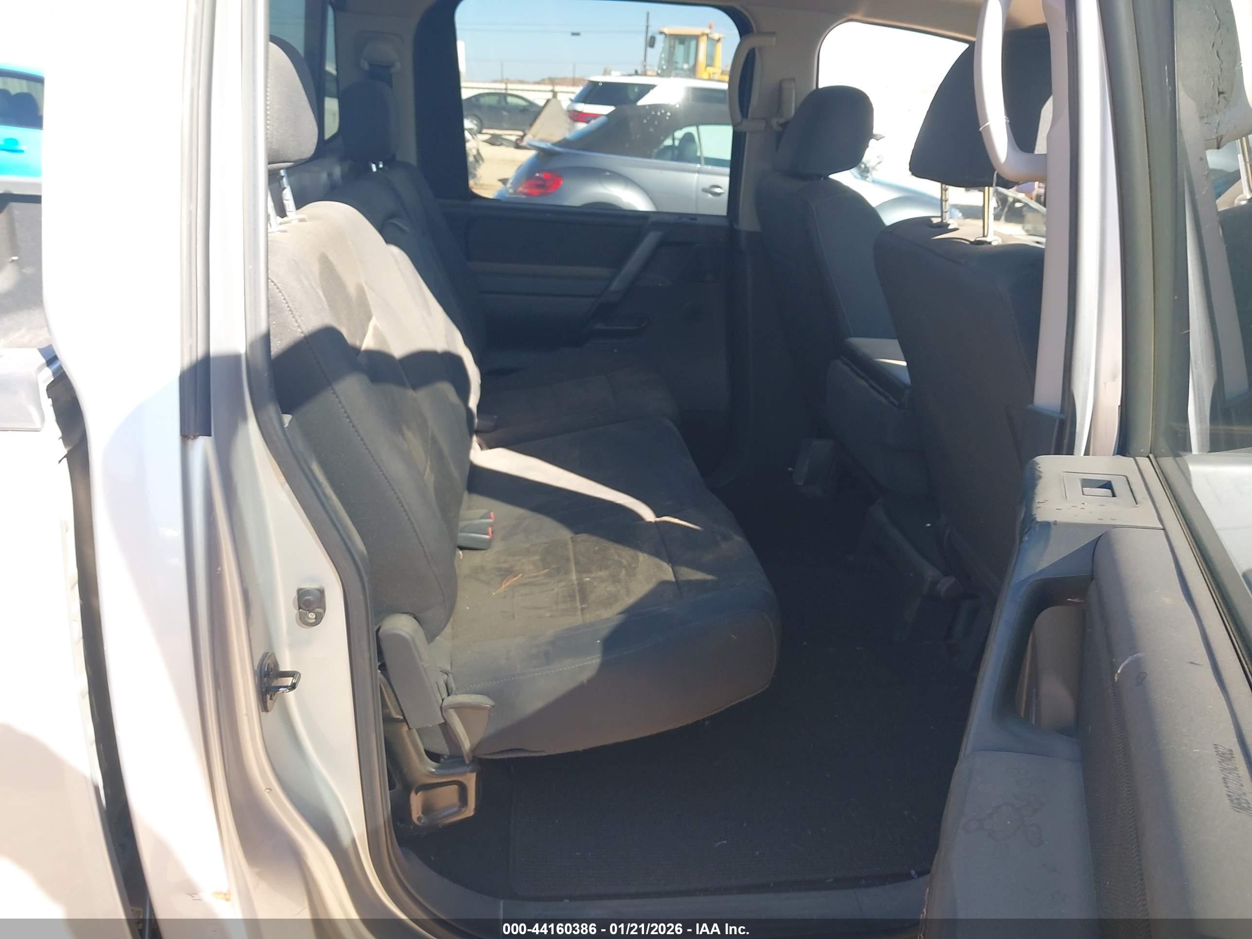 NISSAN TITAN image 8
