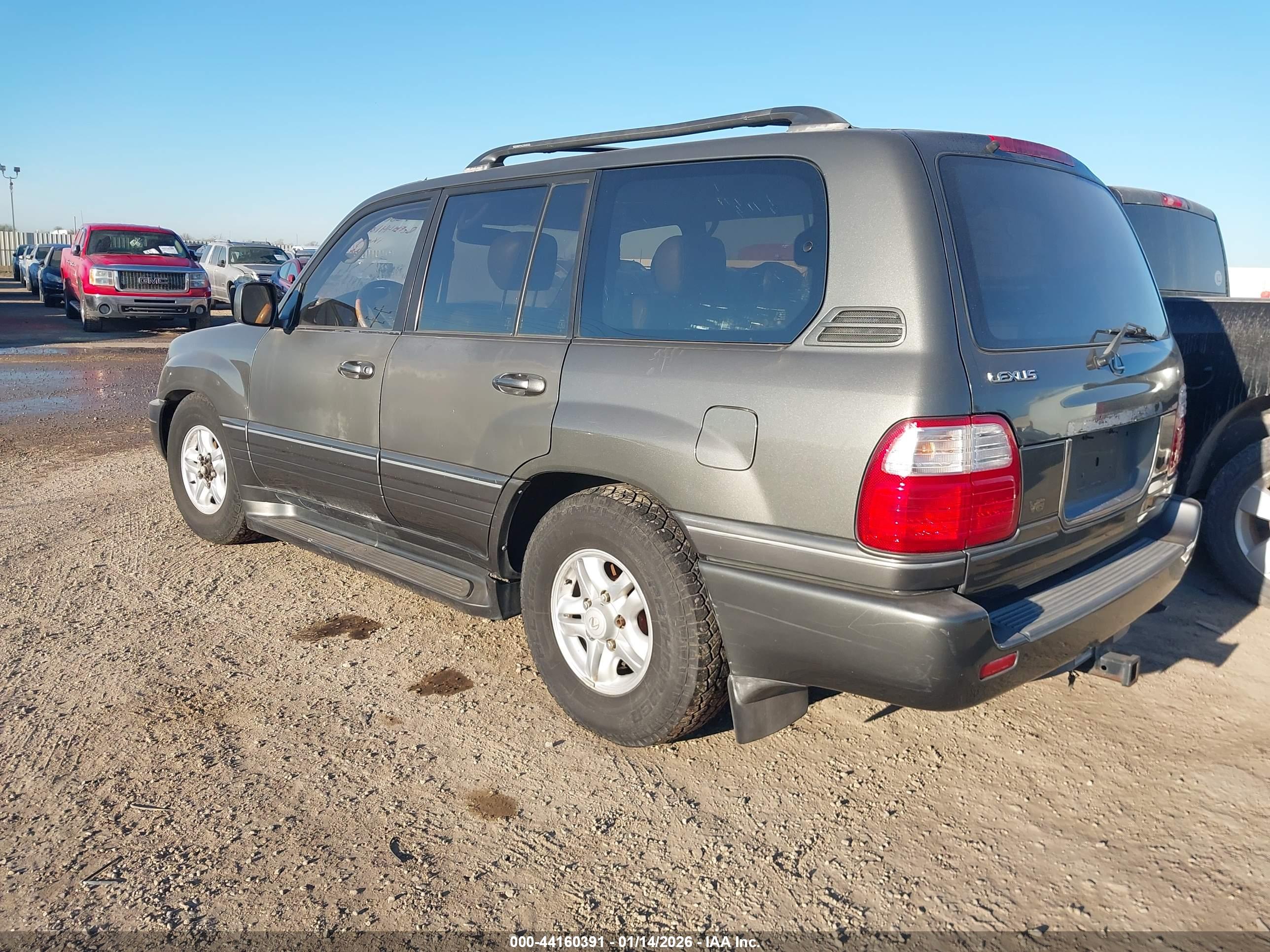 LEXUS LX image 3