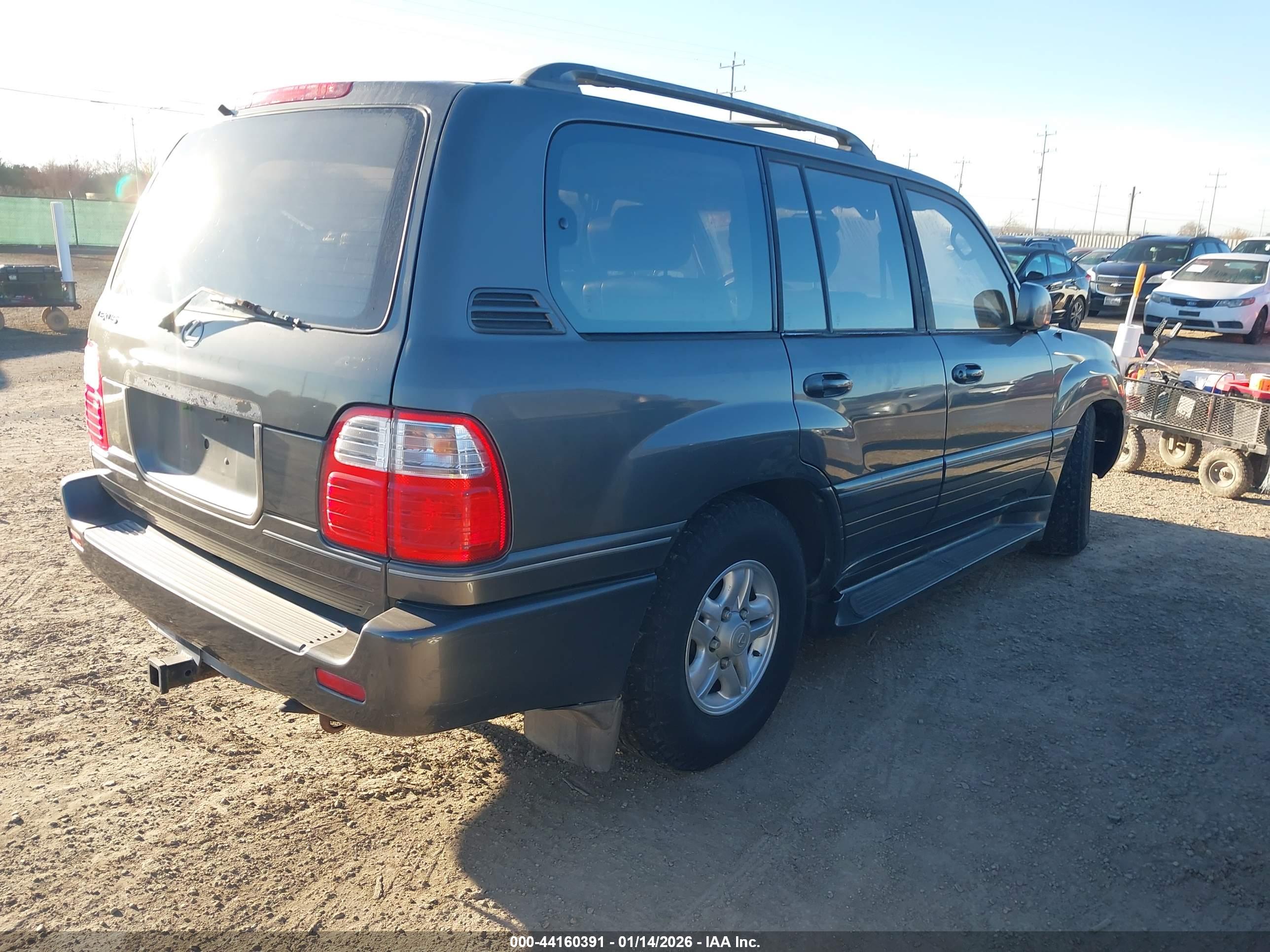 LEXUS LX image 4