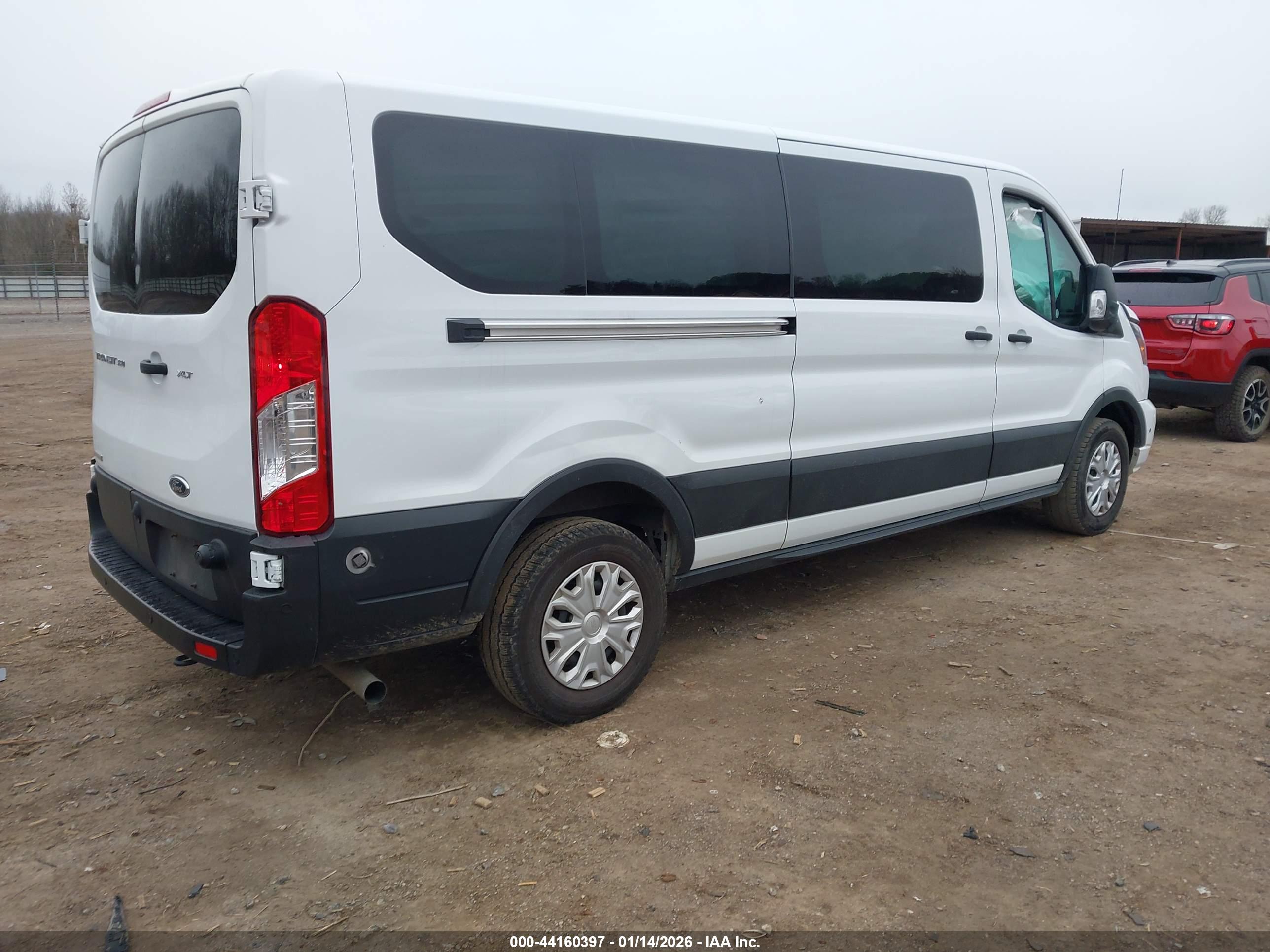 FORD TRANSIT-350 image 4