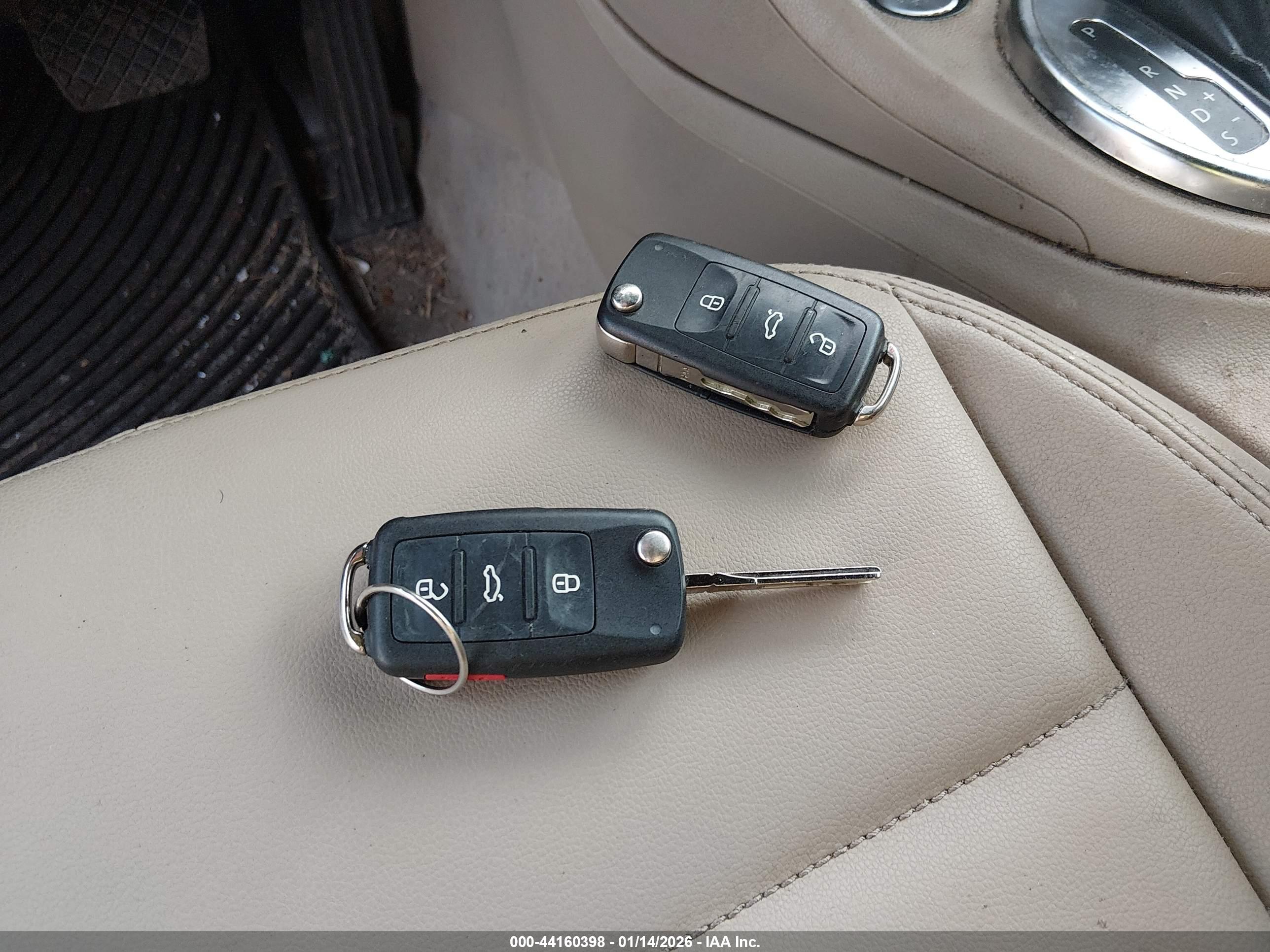 VOLKSWAGEN BEETLE image 11