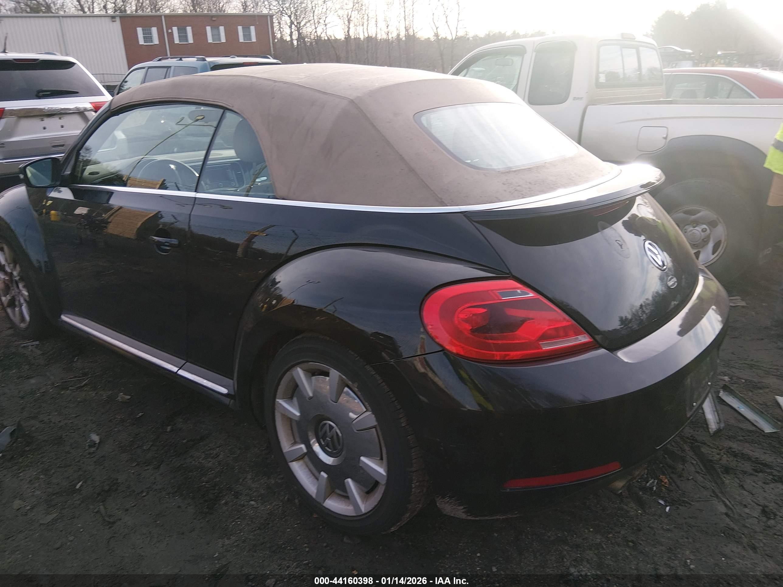 VOLKSWAGEN BEETLE image 3