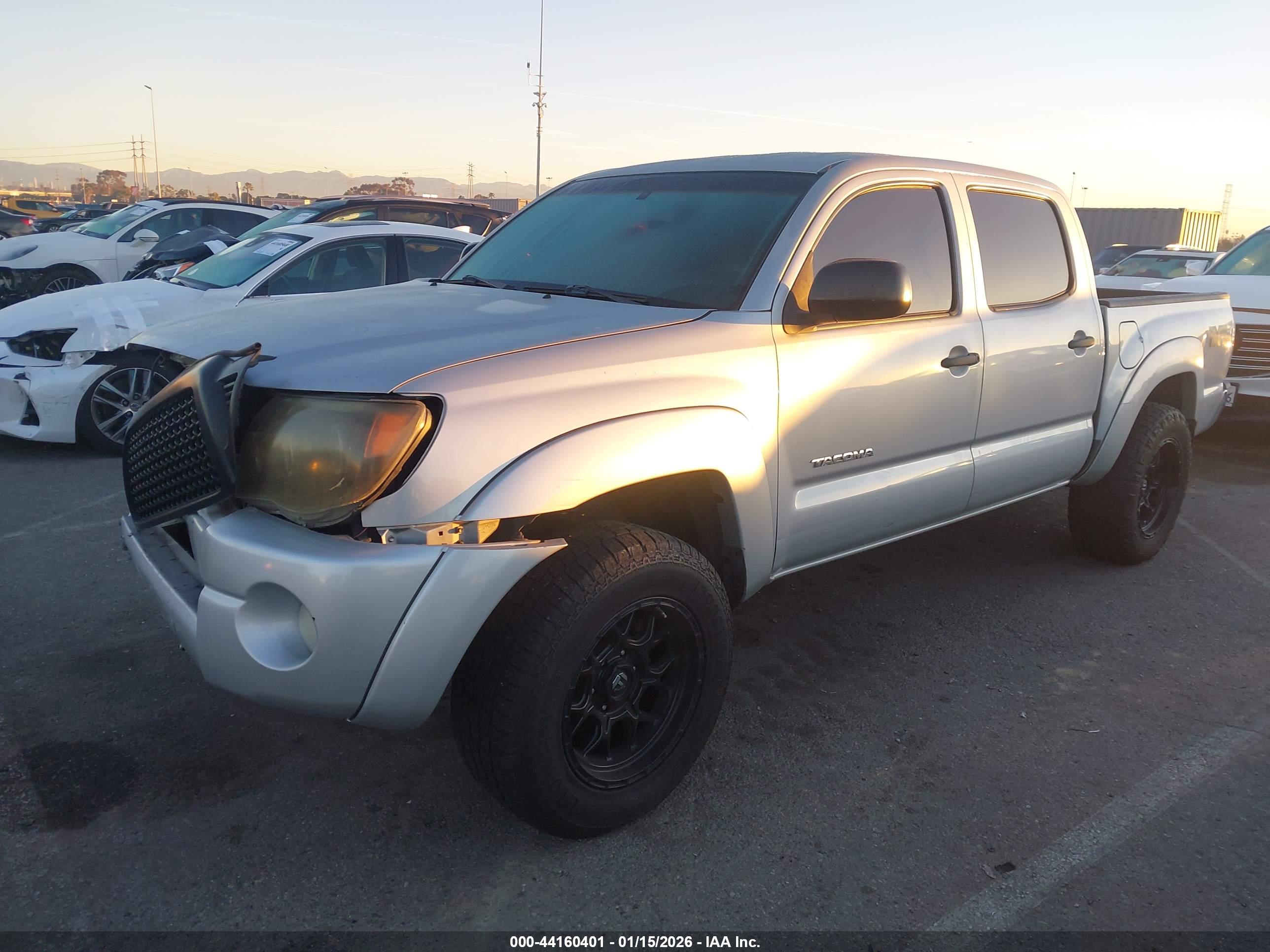 TOYOTA TACOMA image 2