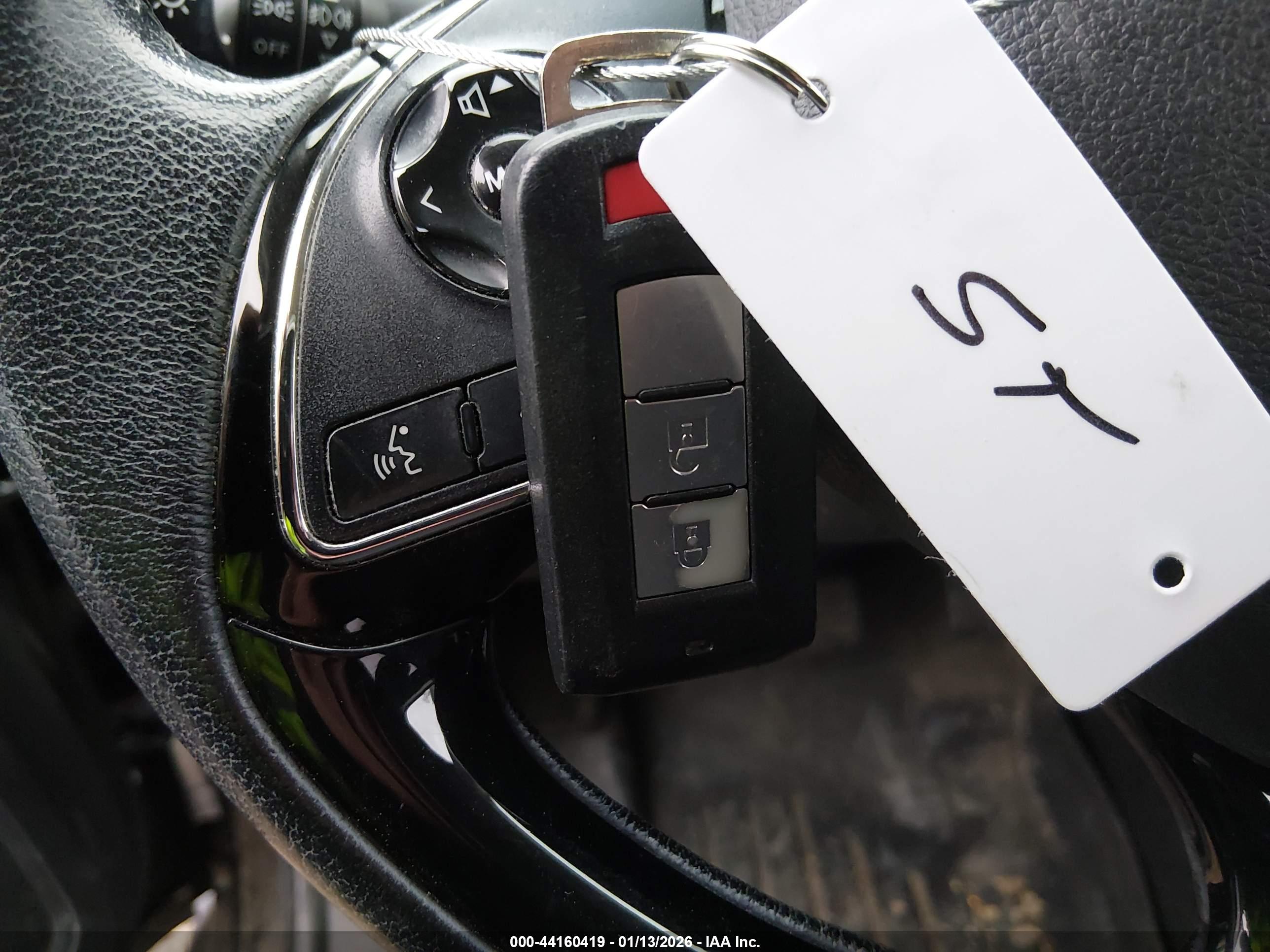 MITSUBISHI OUTLANDER image 11