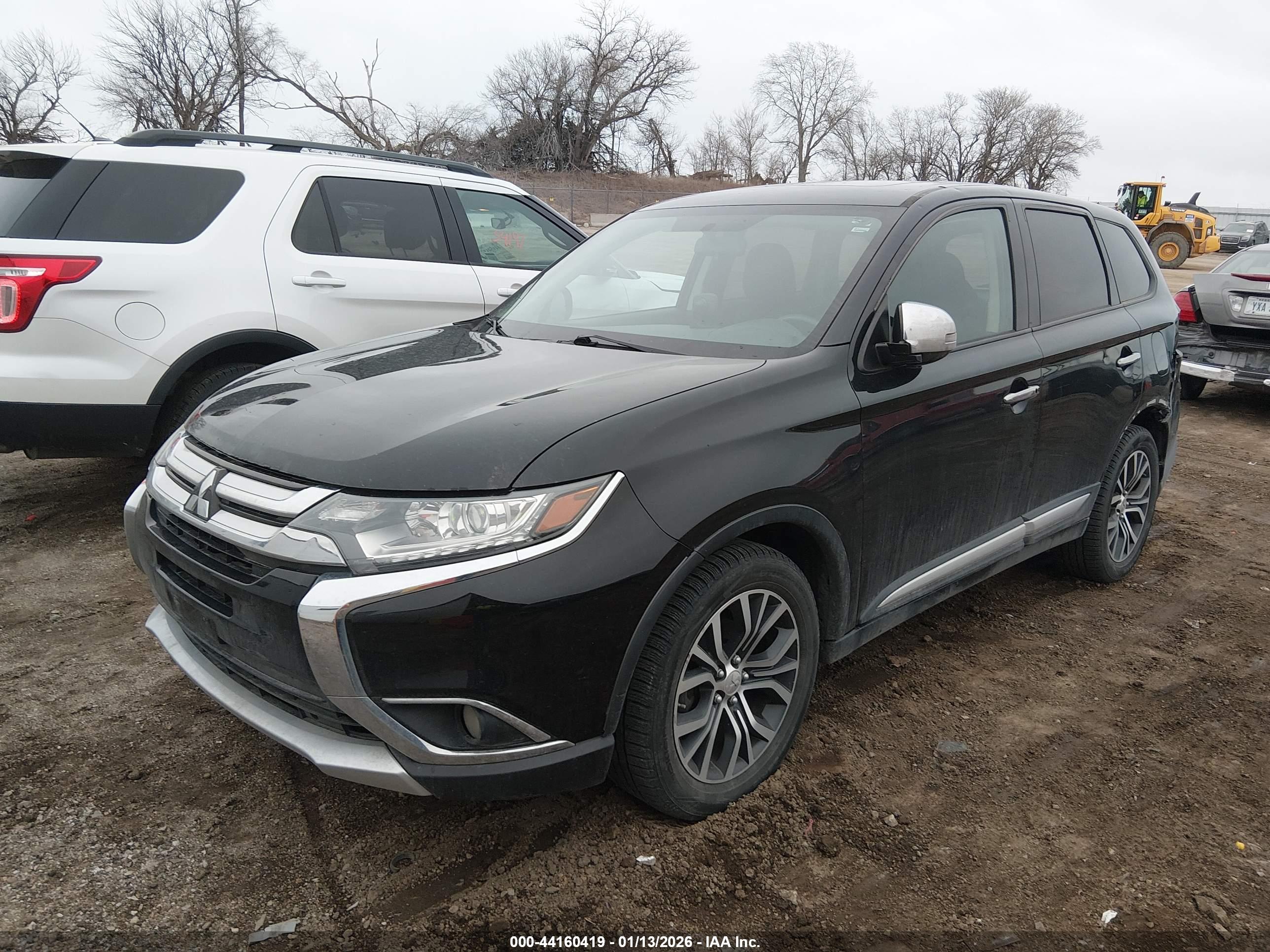 MITSUBISHI OUTLANDER image 2