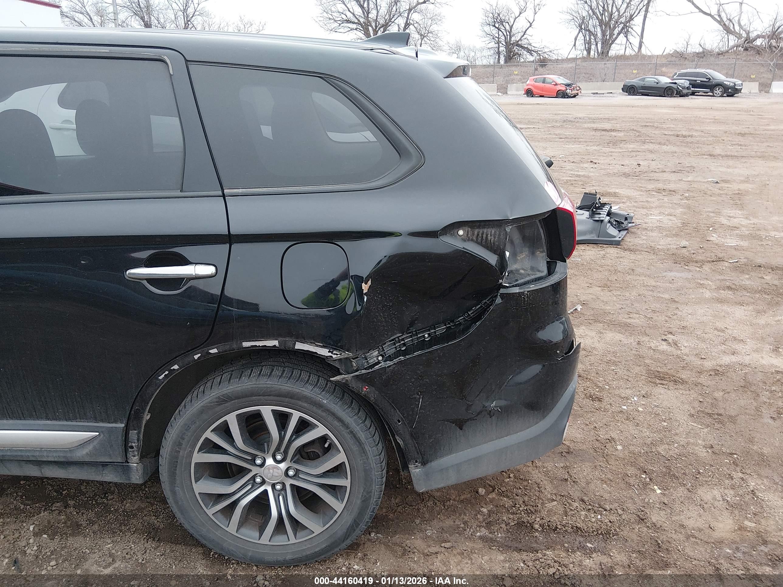 MITSUBISHI OUTLANDER image 6