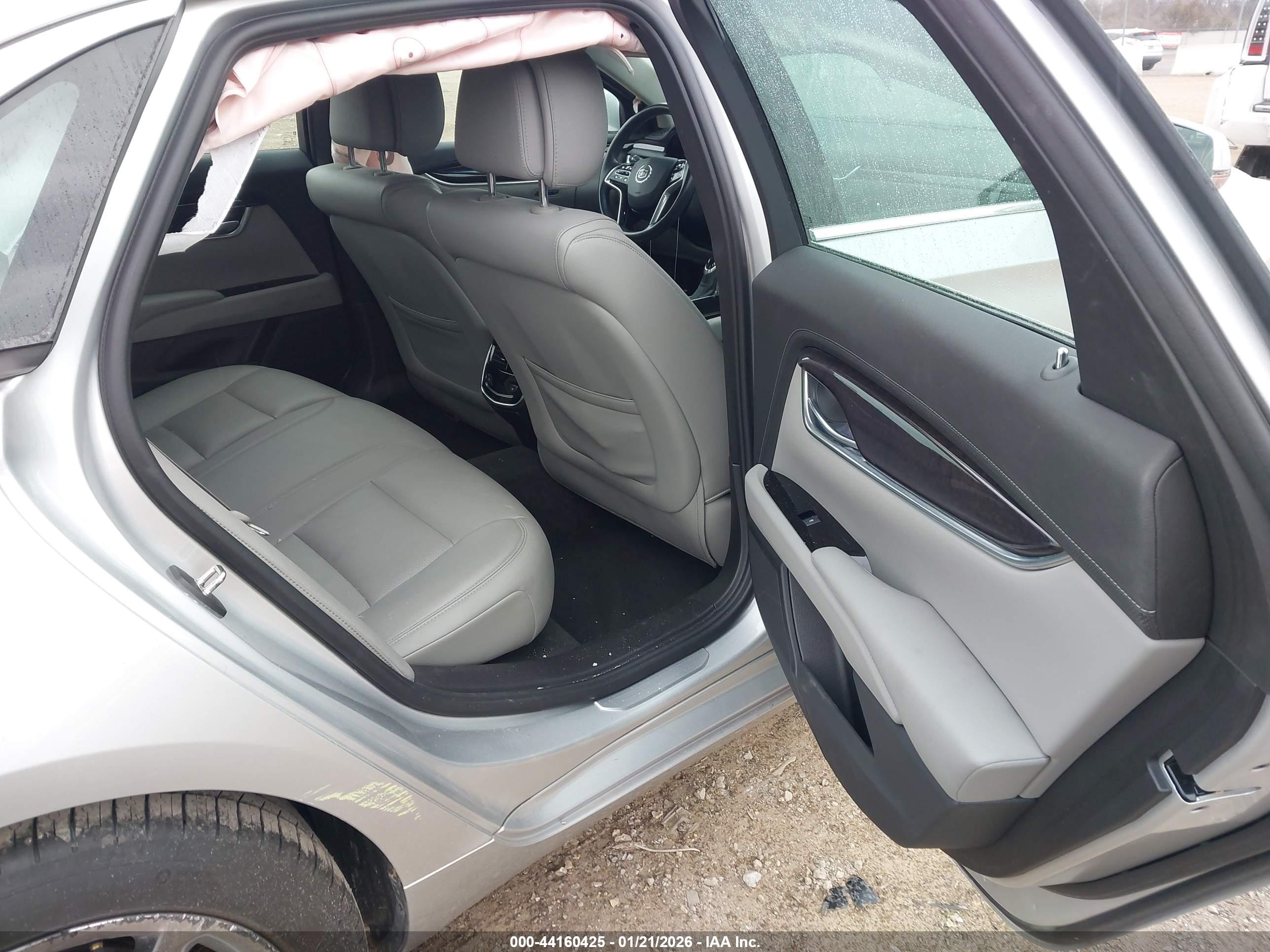 CADILLAC XTS image 8