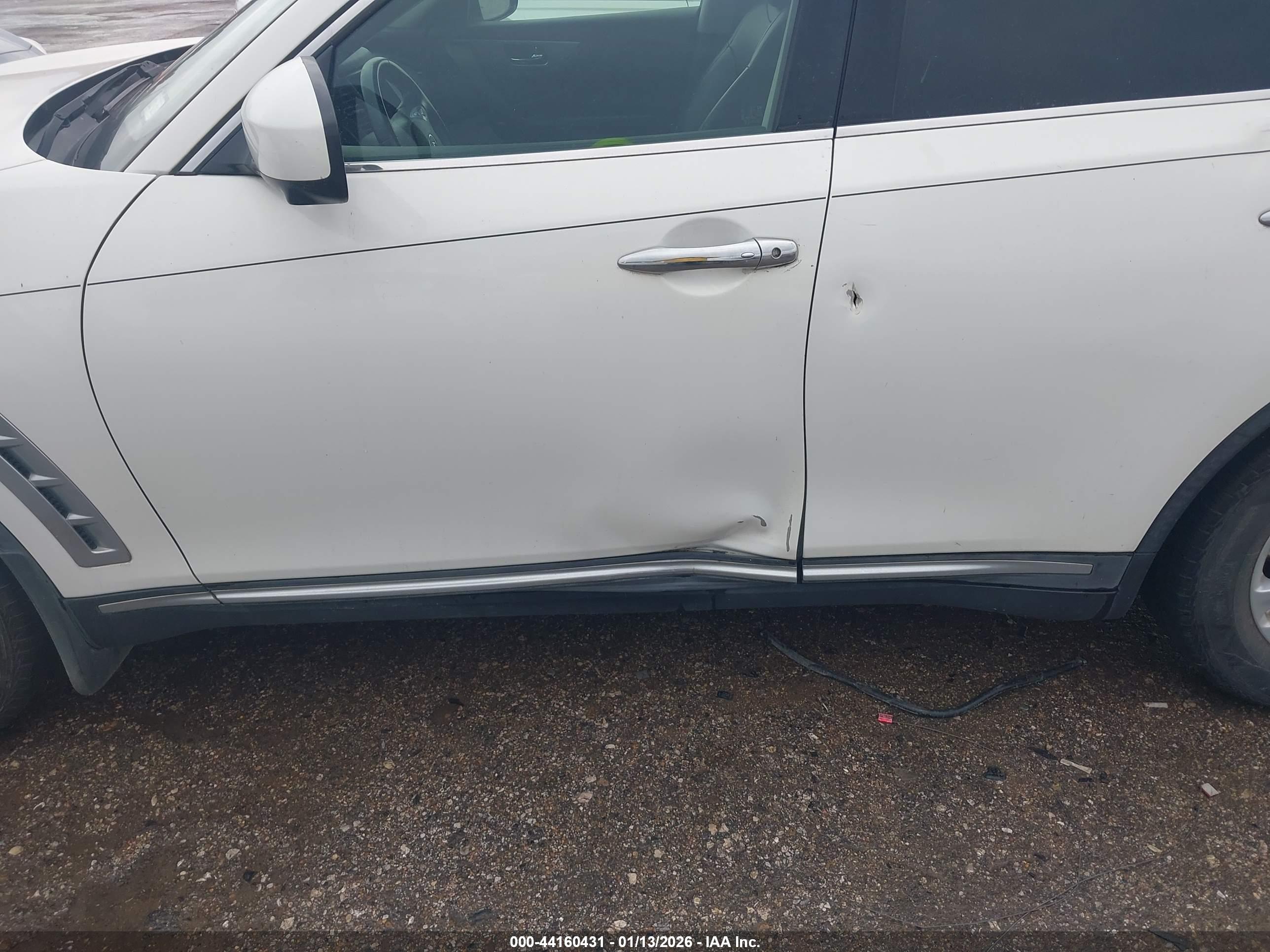 INFINITI FX37 image 6