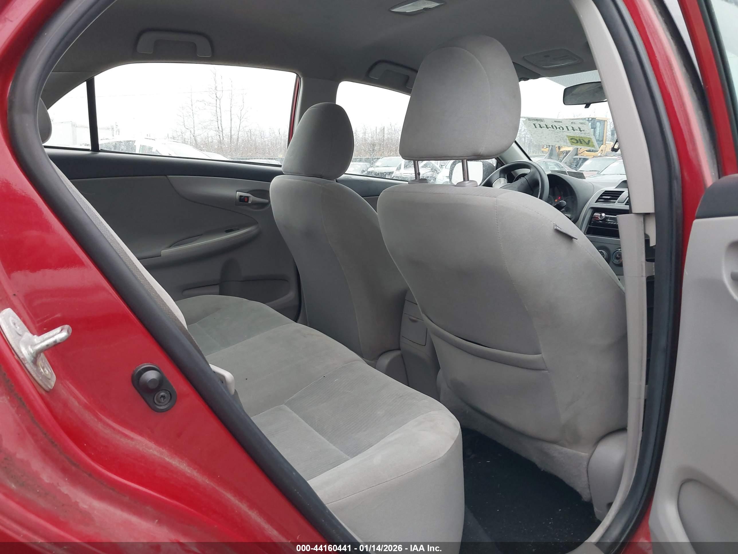 TOYOTA COROLLA image 8