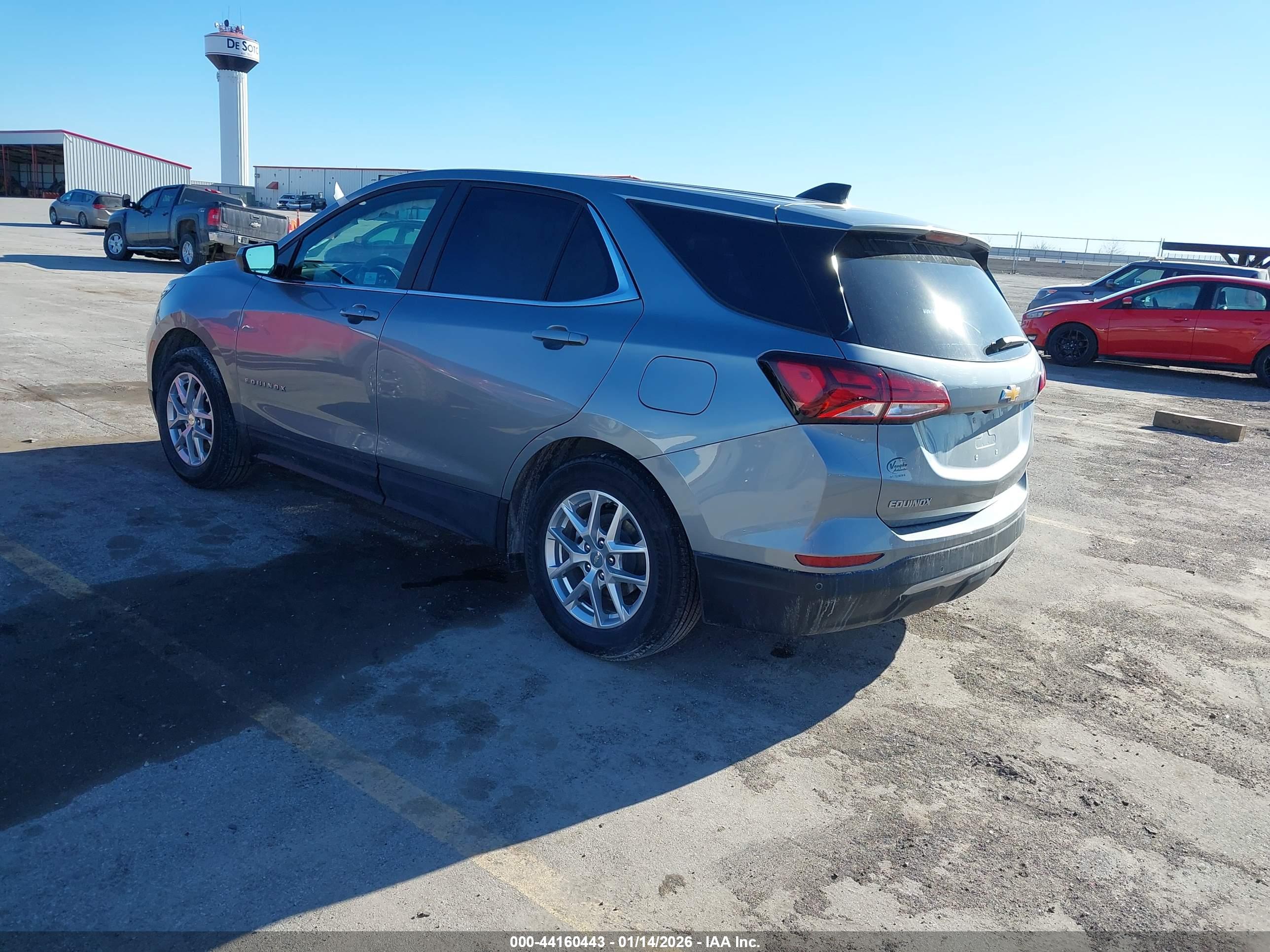 CHEVROLET EQUINOX image 3