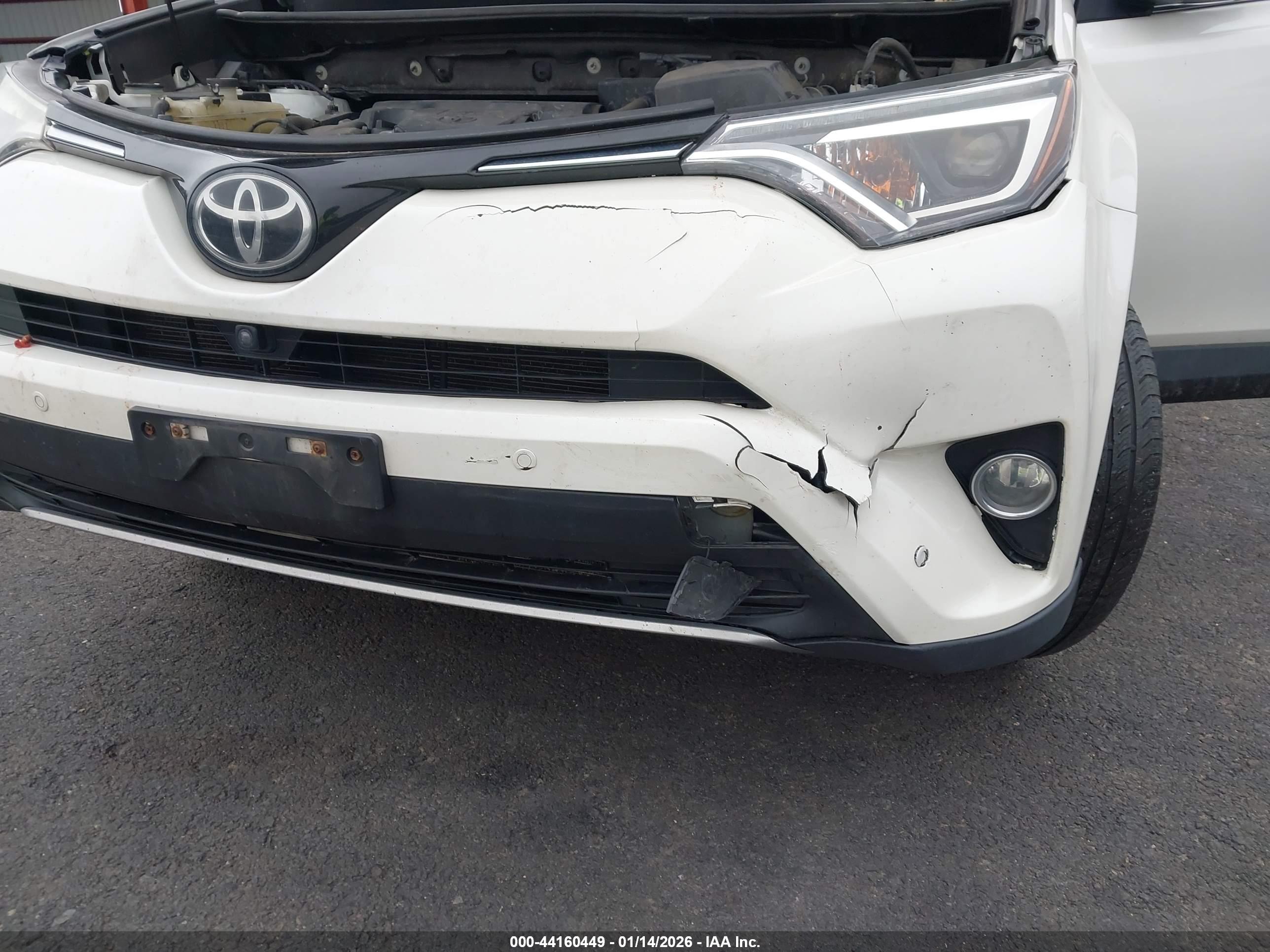 TOYOTA RAV4 image 6