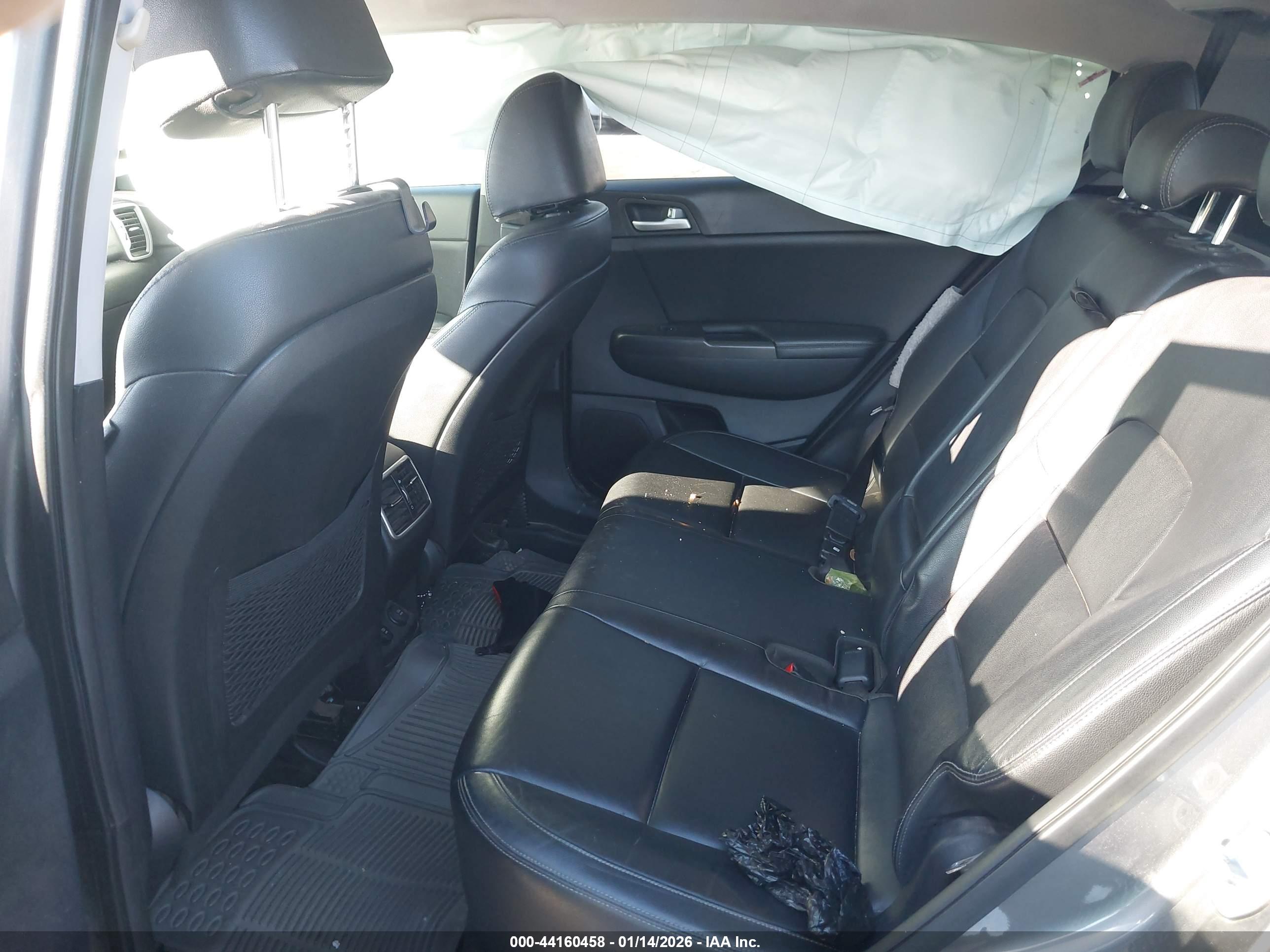 KIA SPORTAGE image 8