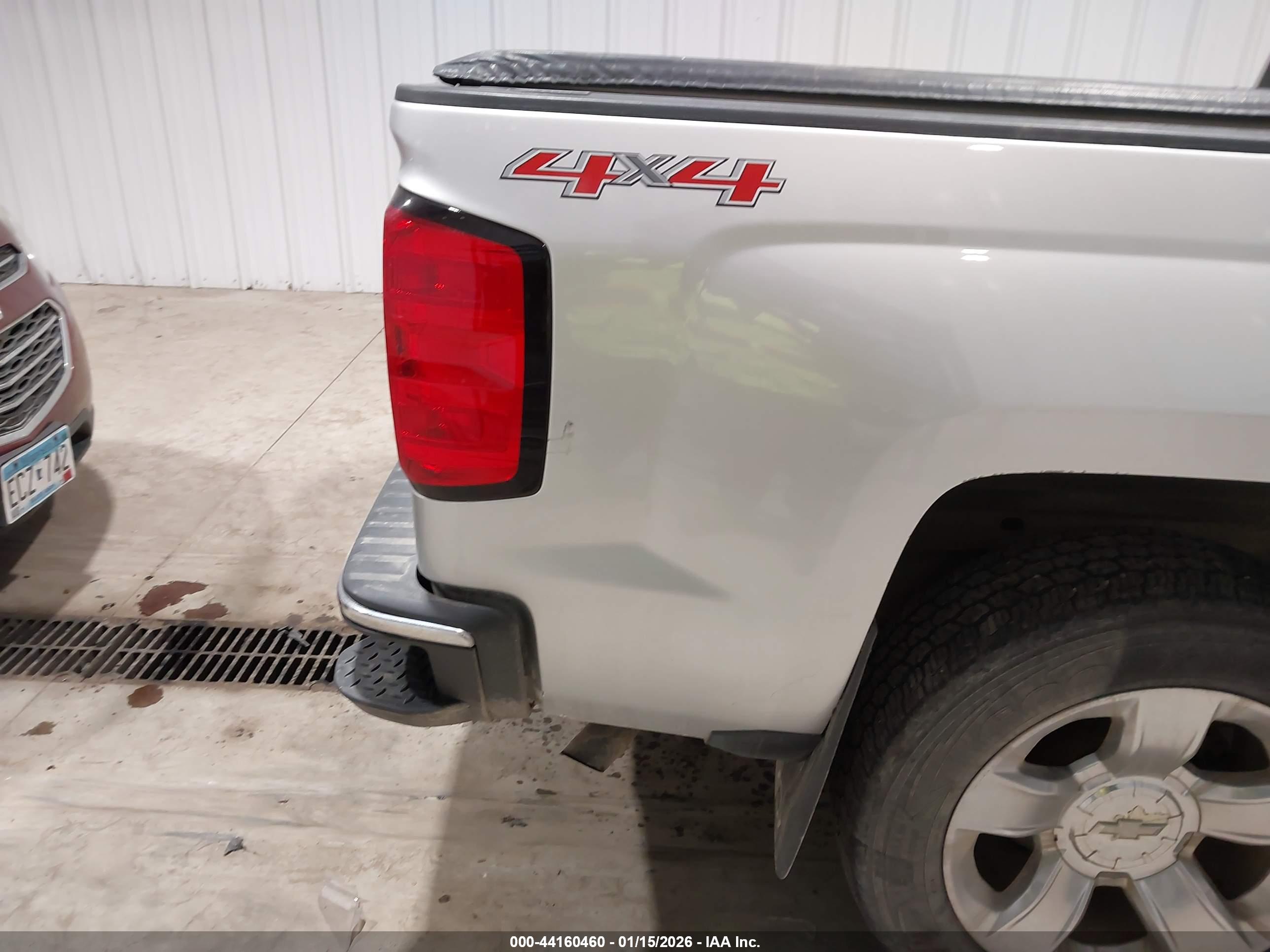 CHEVROLET SILVERADO image 6