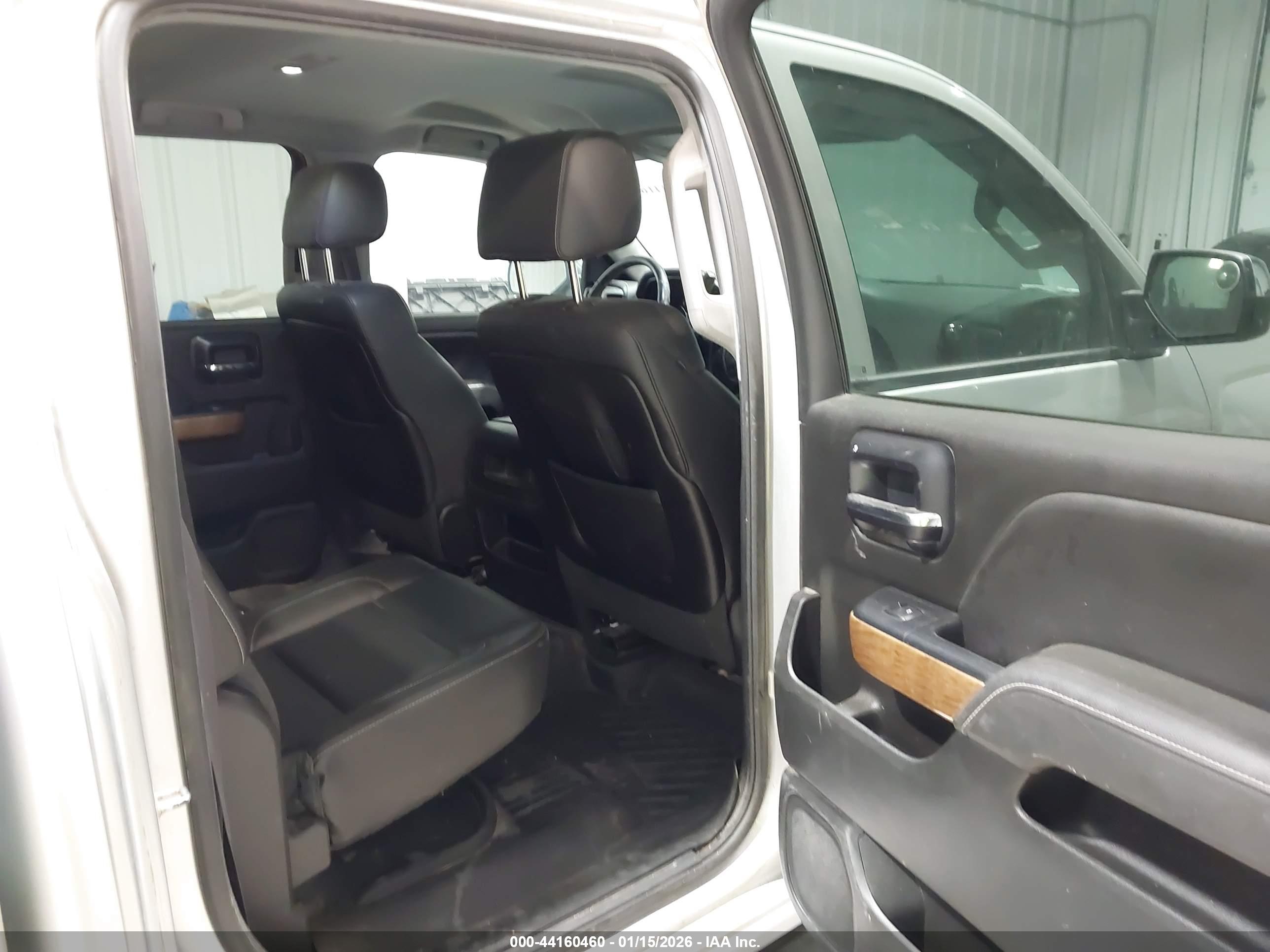 CHEVROLET SILVERADO image 8
