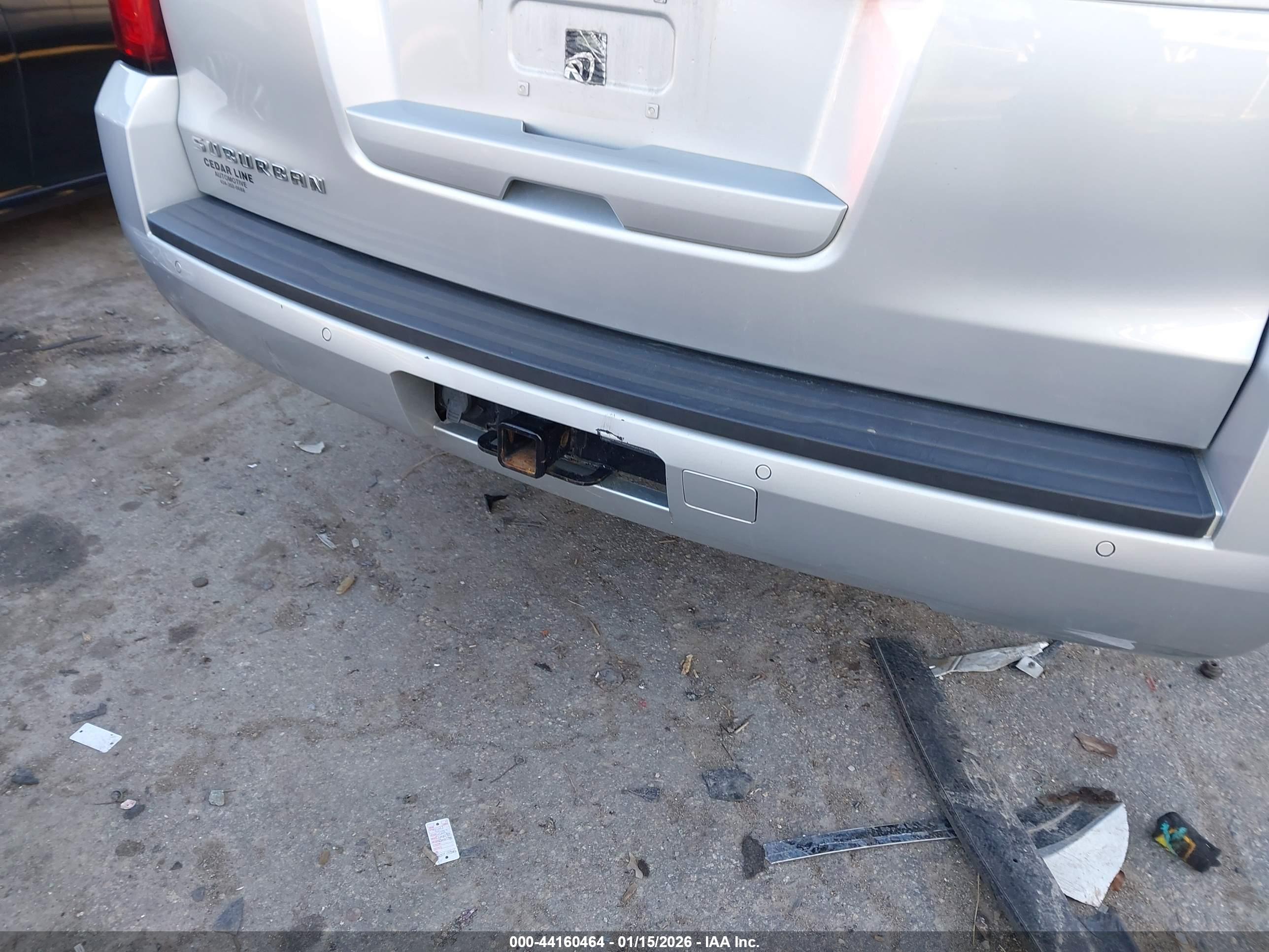 CHEVROLET SUBURBAN image 6