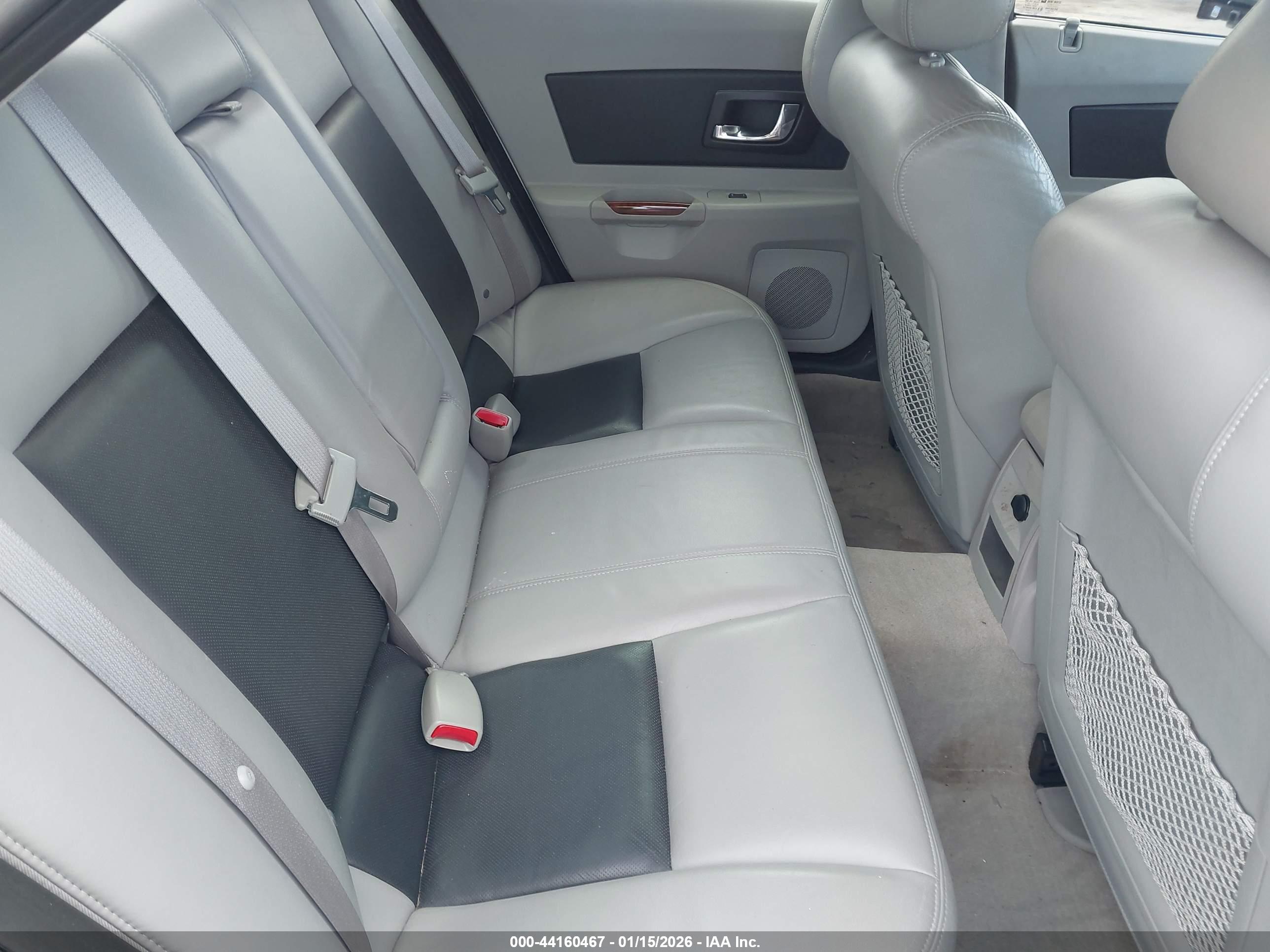 CADILLAC CTS image 8