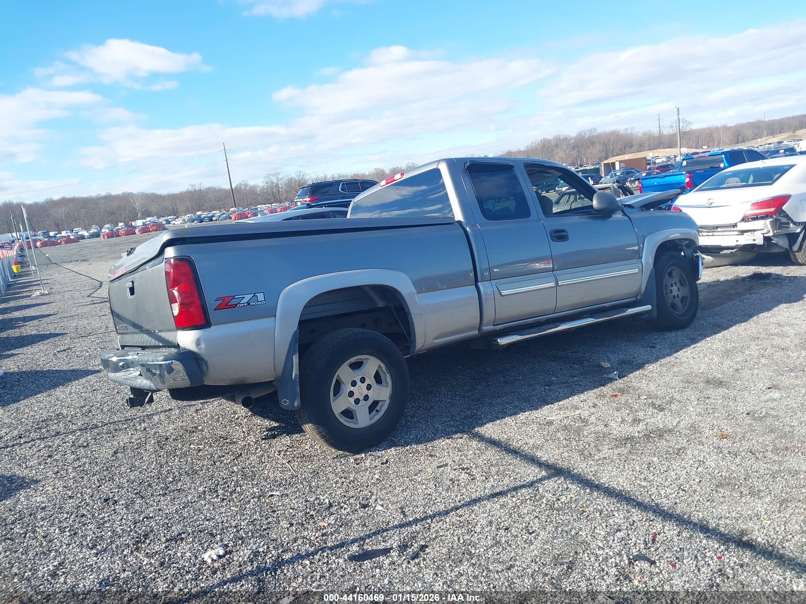 CHEVROLET SILVERADO image 4