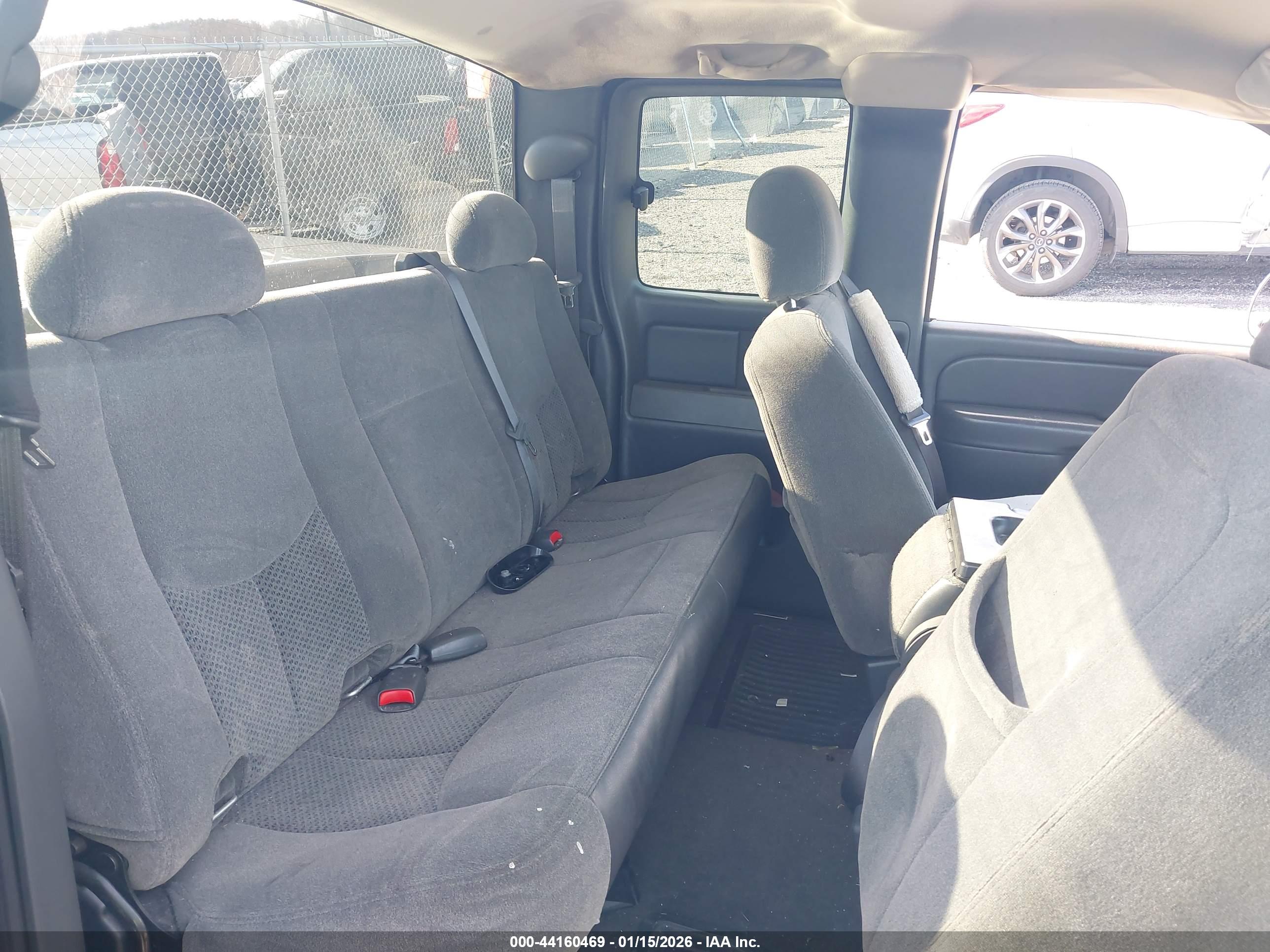 CHEVROLET SILVERADO image 8