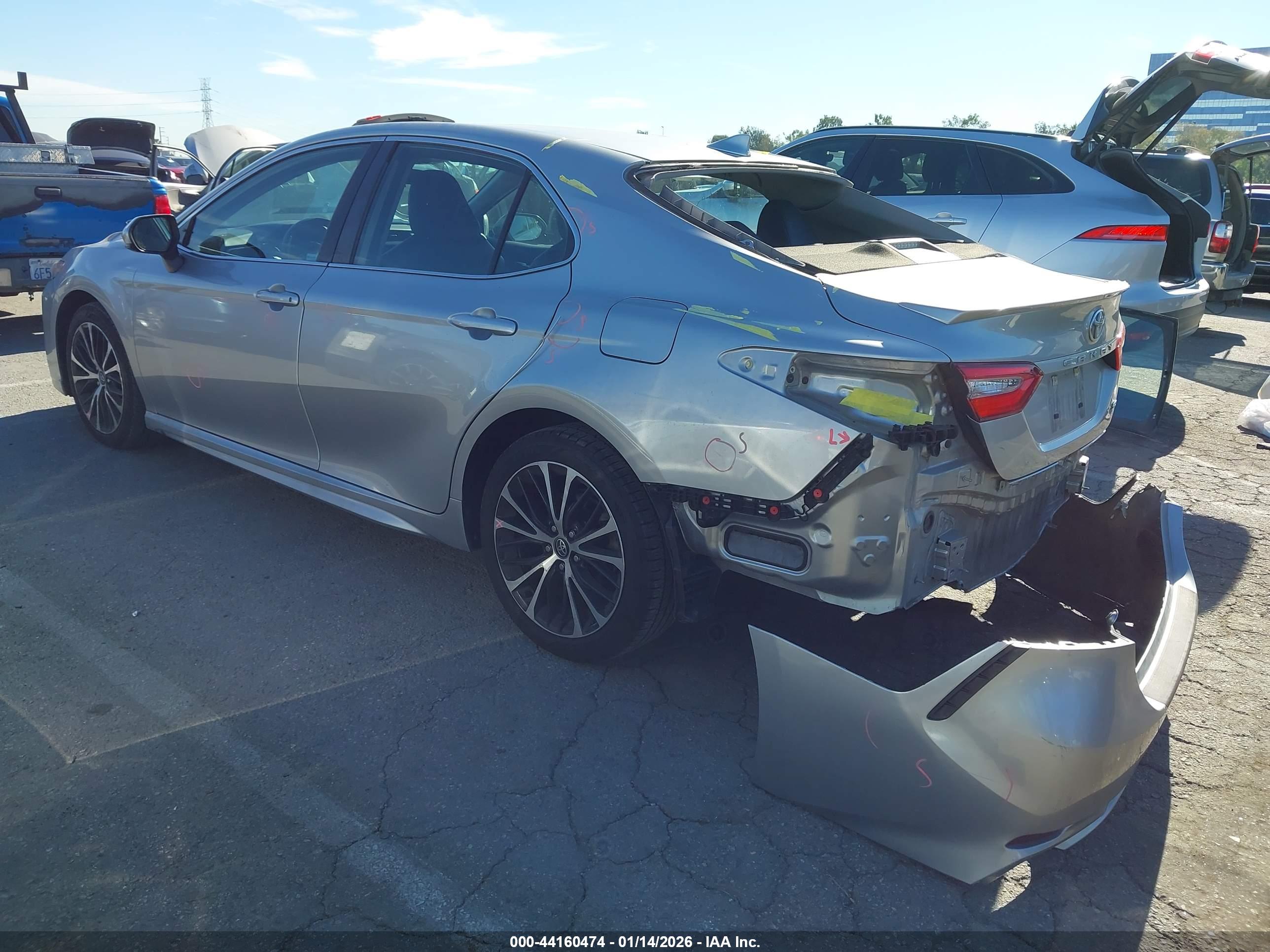 TOYOTA CAMRY image 3