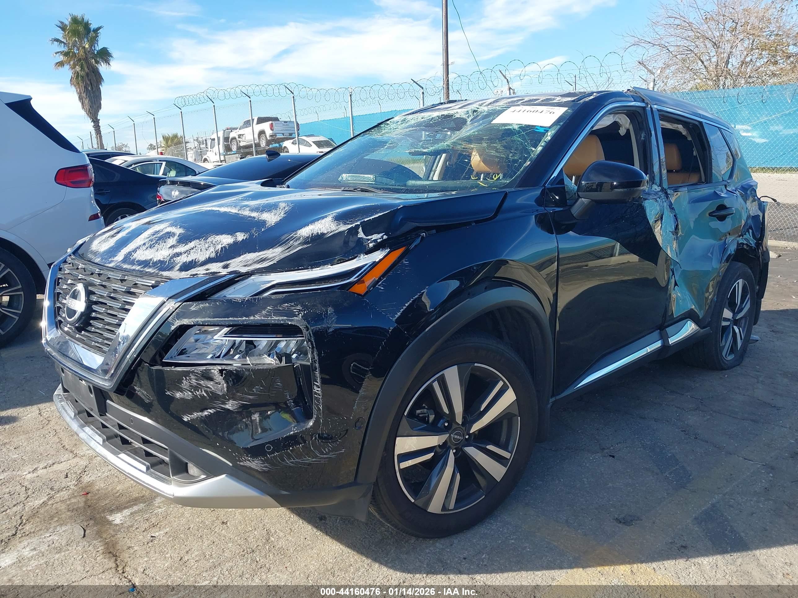 NISSAN ROGUE image 2