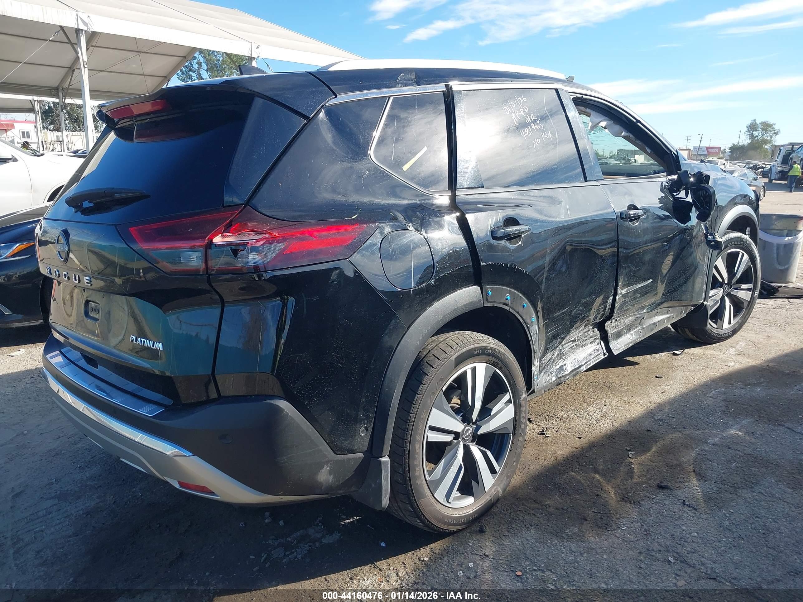 NISSAN ROGUE image 4