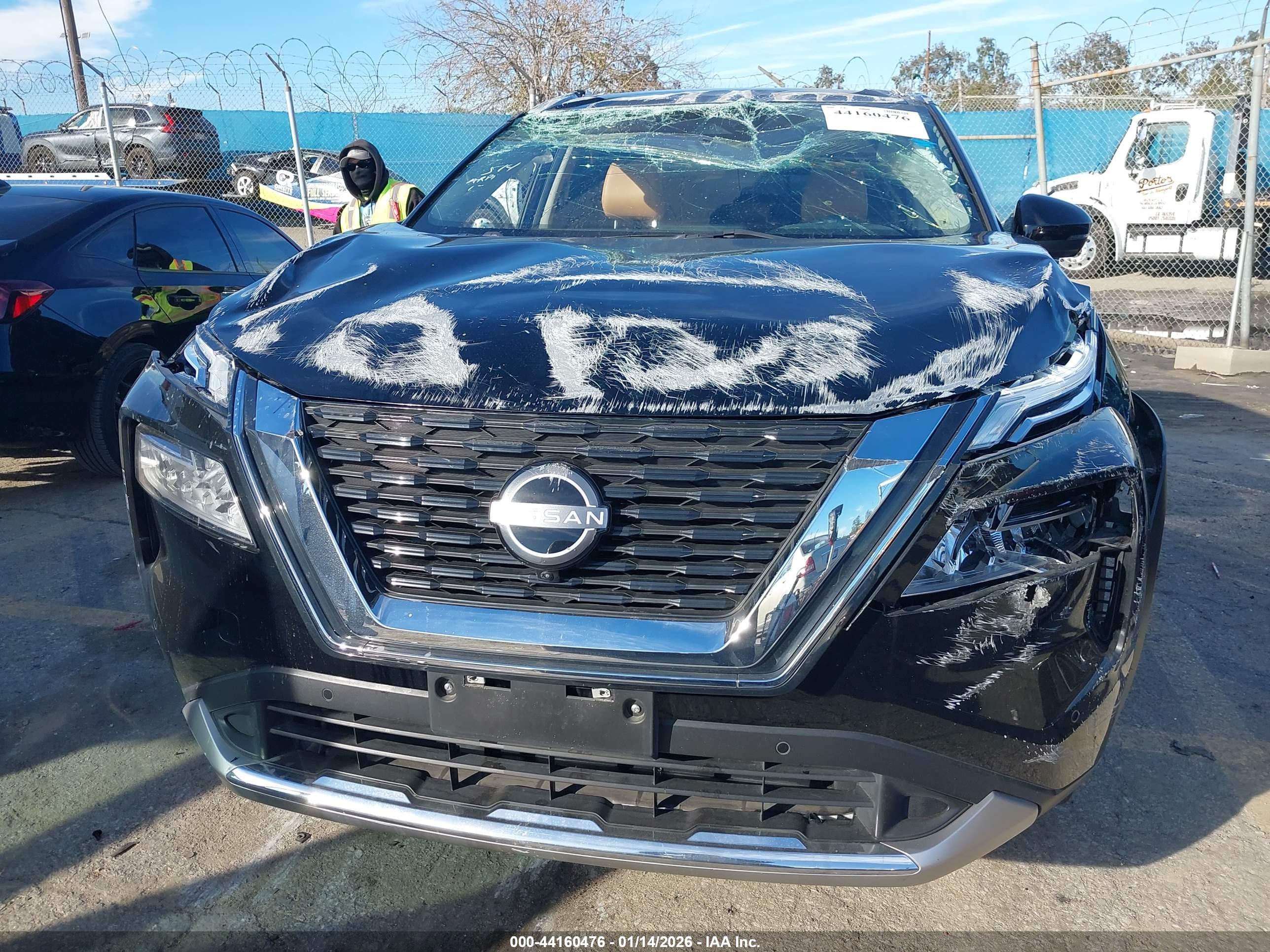 NISSAN ROGUE image 6