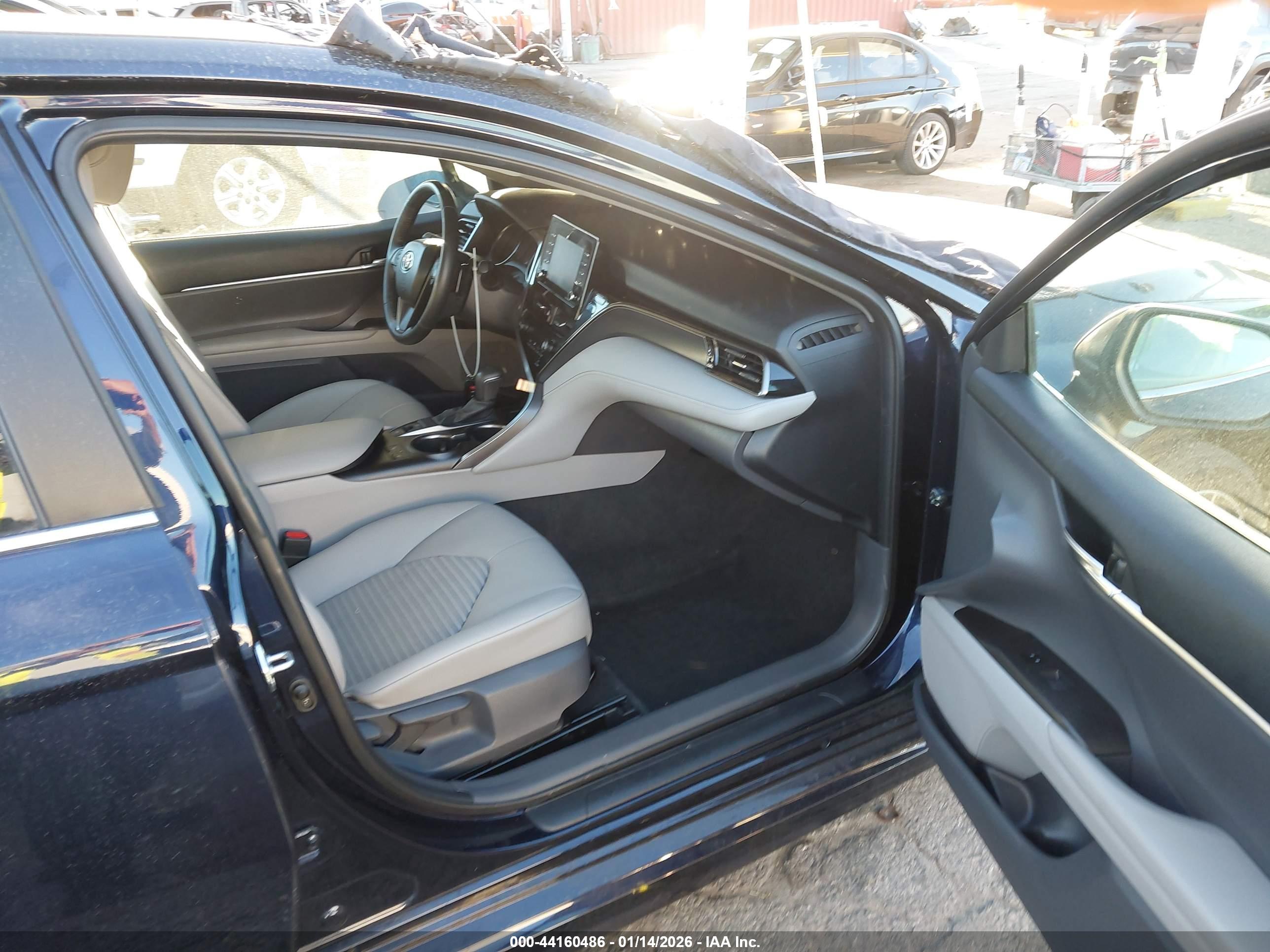 TOYOTA CAMRY image 5